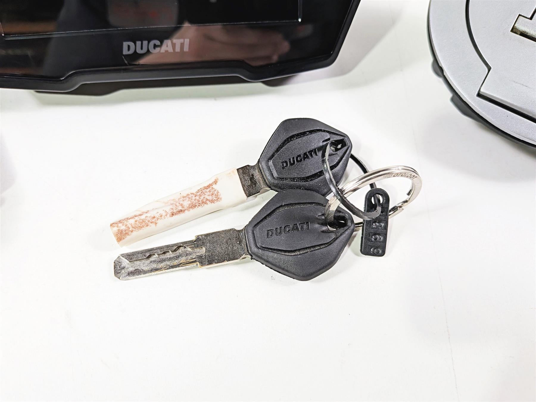 2023 Ducati Streetfighter V4 Speedometer Screen Ignition Switch Key 40612024A-Mototech271