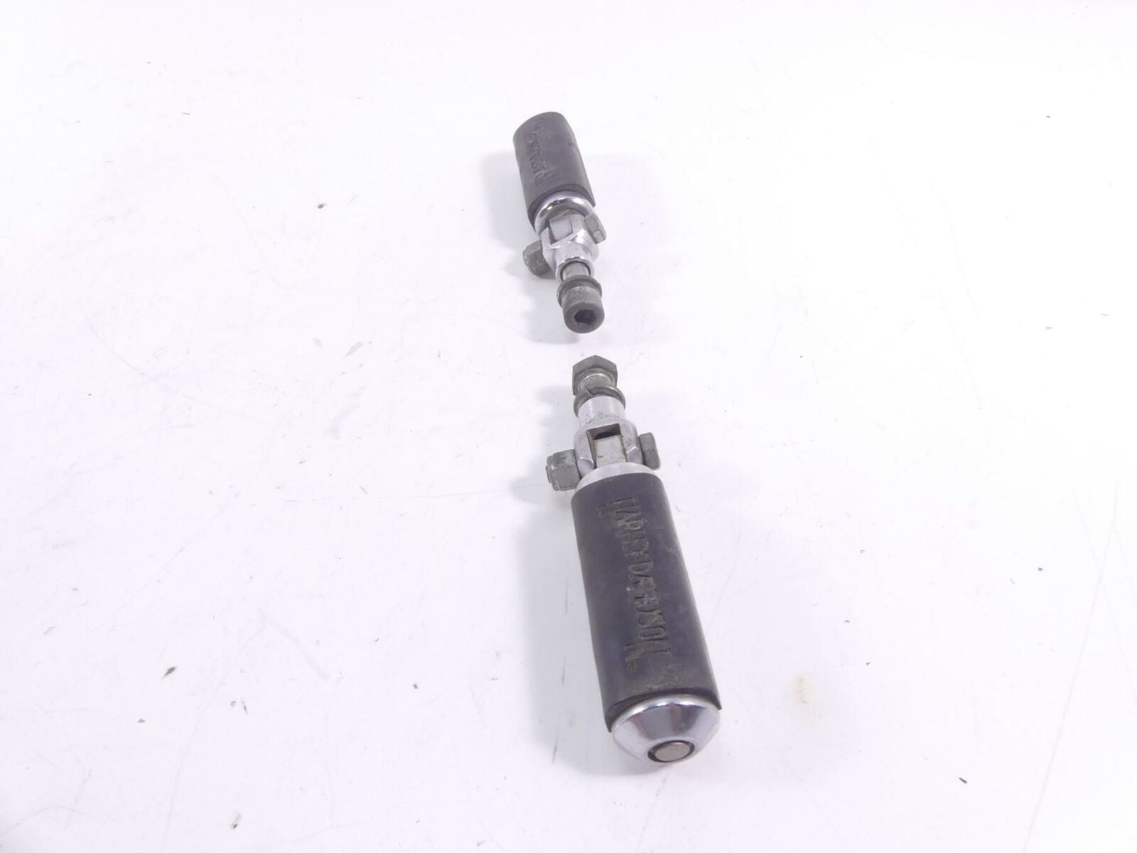 1995 Harley FXSTS Softail Springer Rear Passenger Footpeg Foot Peg Set 50900-72 {{ shop.shopifyCountryName }} - Mototech271