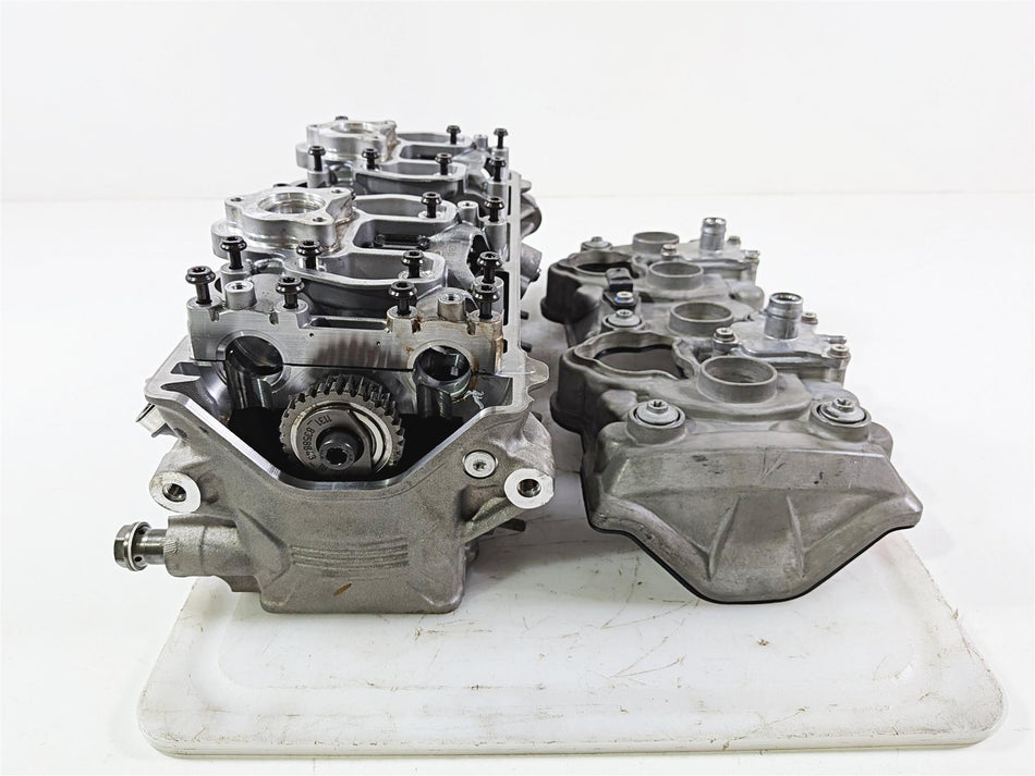 2024 BMW S1000RR K67 Cylinder Head Cylinderhead Valves -For Parts 11127108360