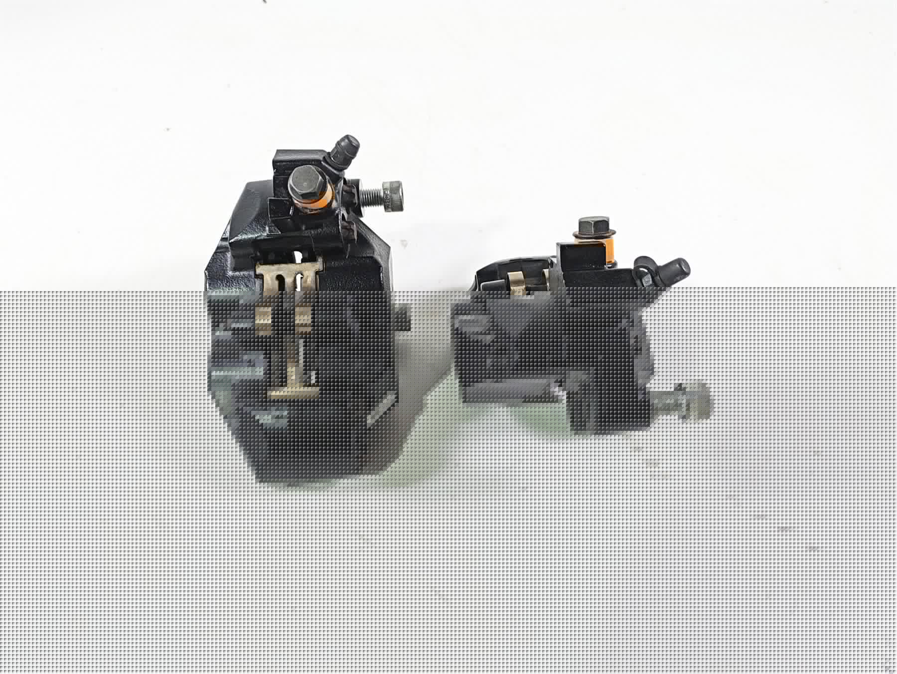 2018 Indian Chieftain Dark Horse Front Brake Caliper Set 1912390 1912391 {{ shop.shopifyCountryName }} - Mototech271