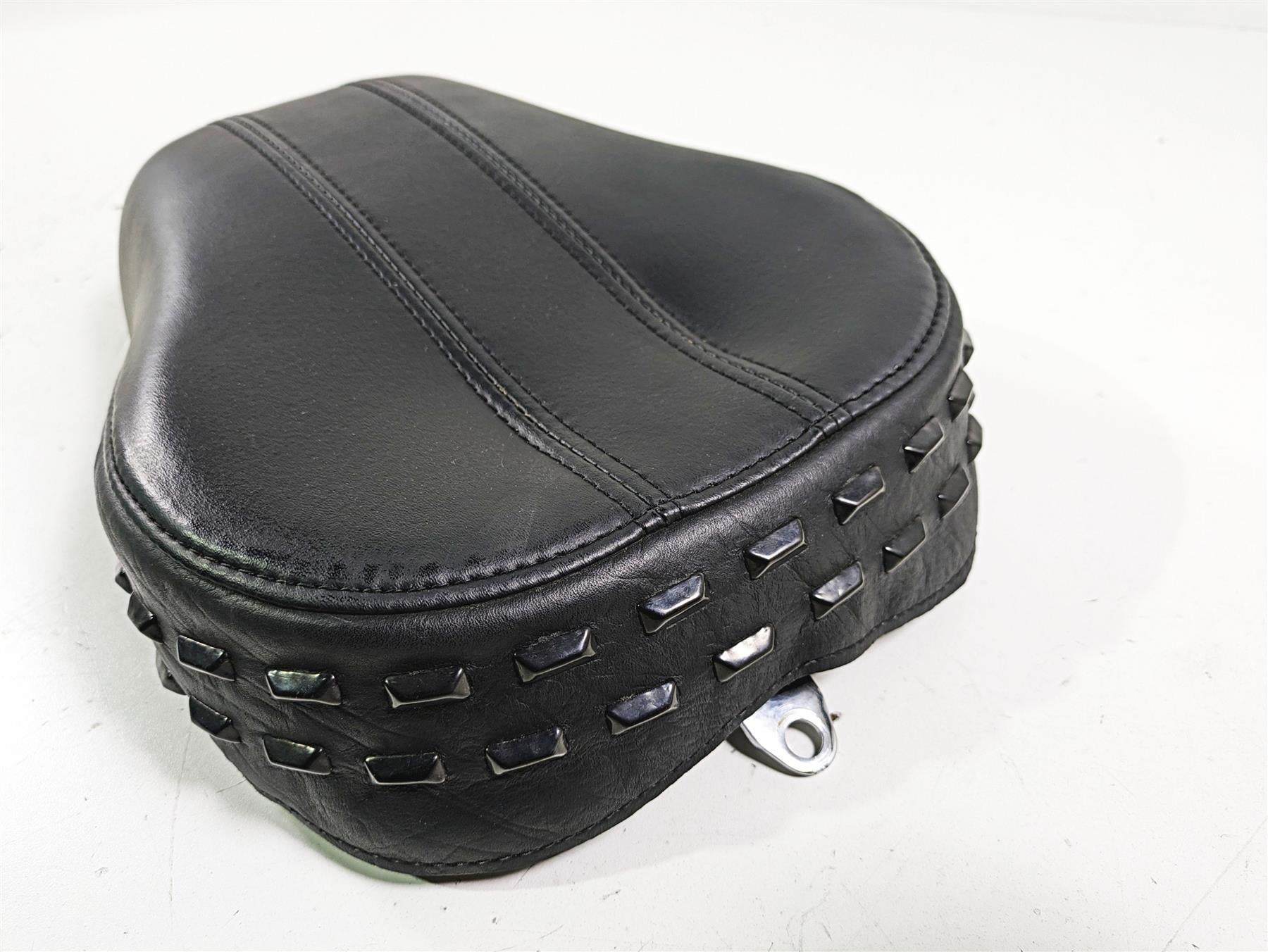 2019 Harley FLHCS Softail Heritage Rear Passenger Pillion Seat Saddle 52400148 {{ shop.shopifyCountryName }} - Mototech271