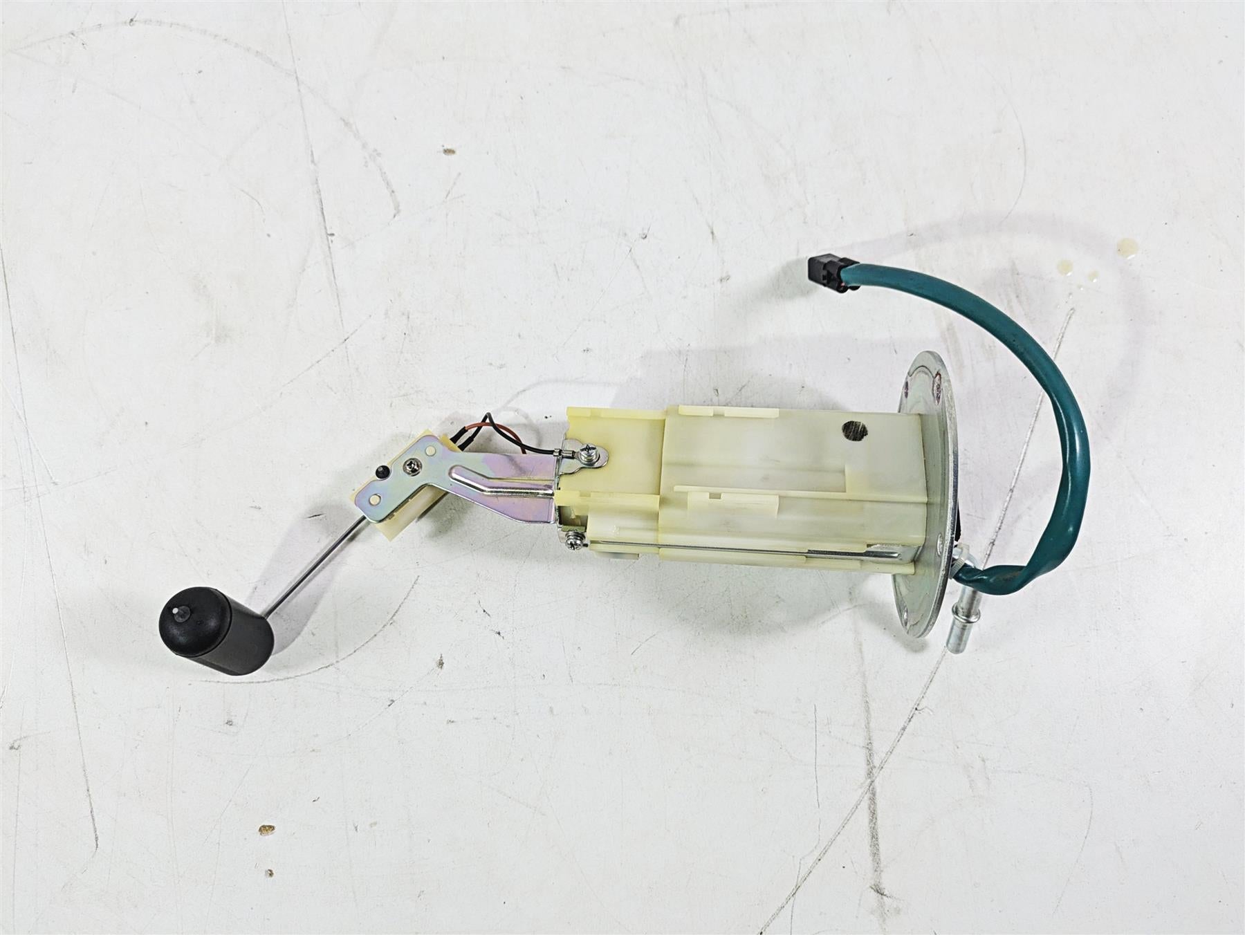 2020 Kawasaki ZX6R Ninja Fuel Gas Petrol Pump & Sending Unit 3K 49040-0779 {{ shop.shopifyCountryName }} - Mototech271