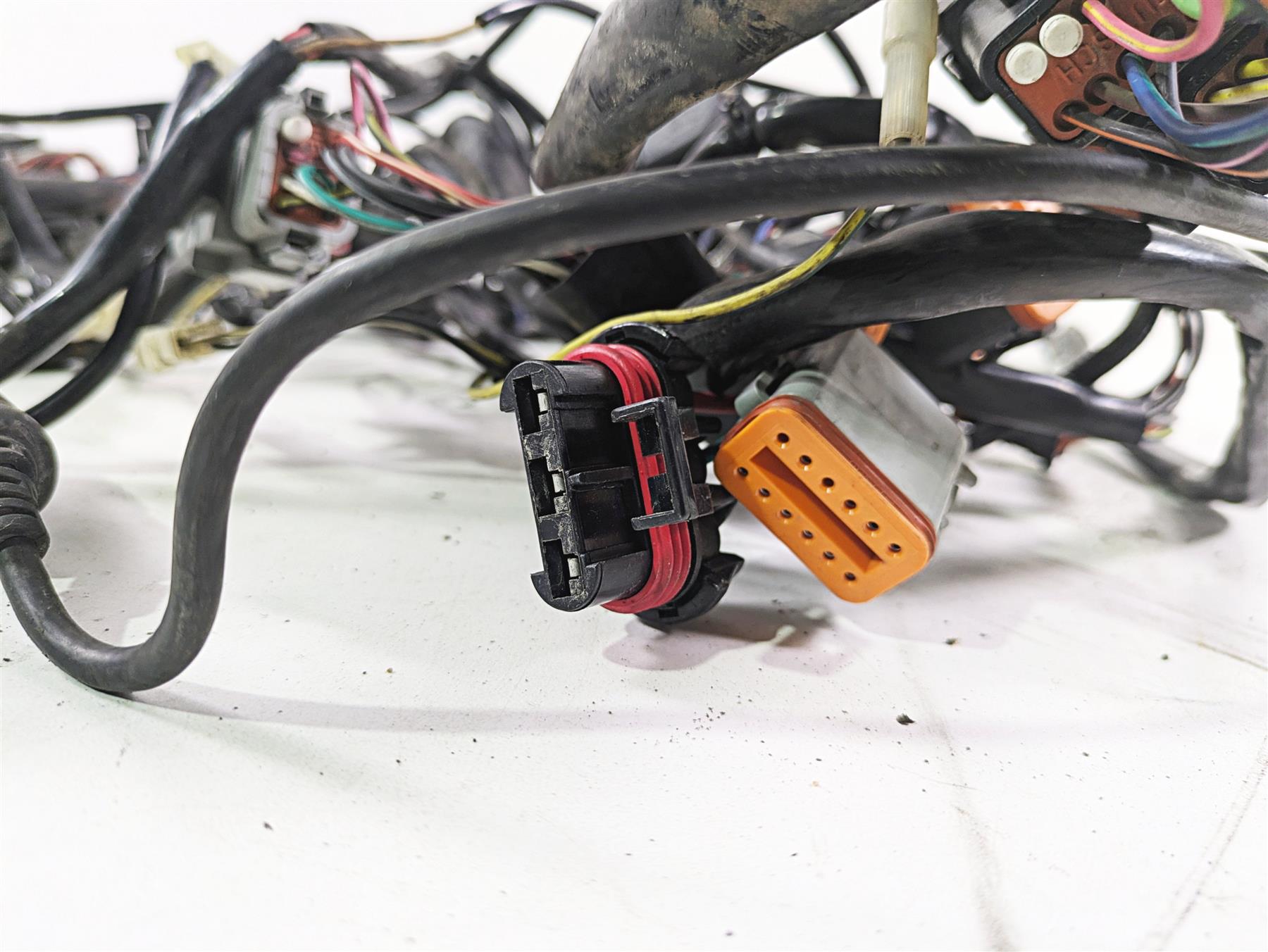 1996 Harley Touring FLHTCUI Electra Glide Main Wiring Harness Loom 70985-96 {{ shop.shopifyCountryName }} - Mototech271