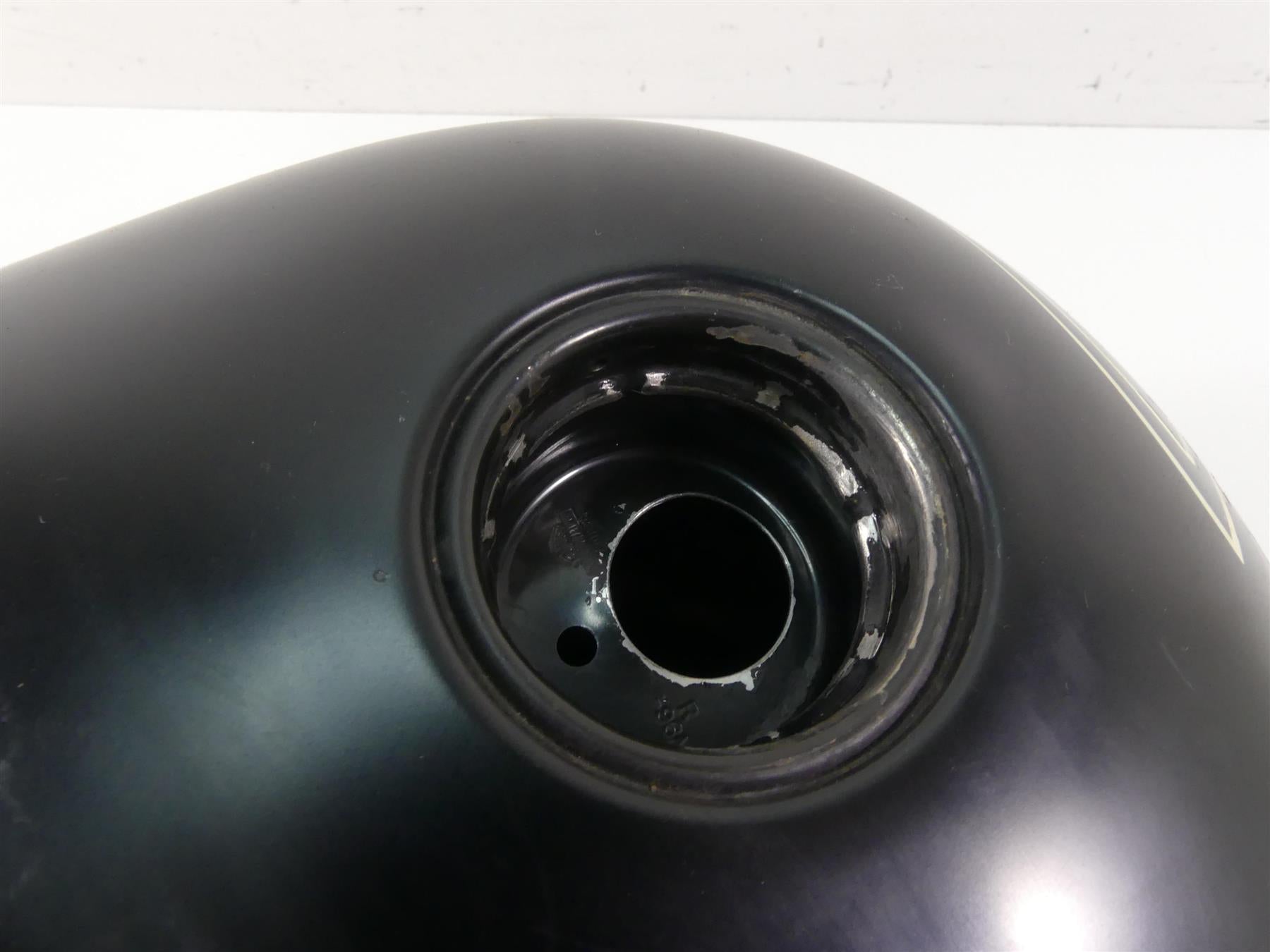2008 Harley Softail FLSTSB Cross Bones Fuel Gas Tank Reservoir -No Dent 61000800 {{ shop.shopifyCountryName }} - Mototech271
