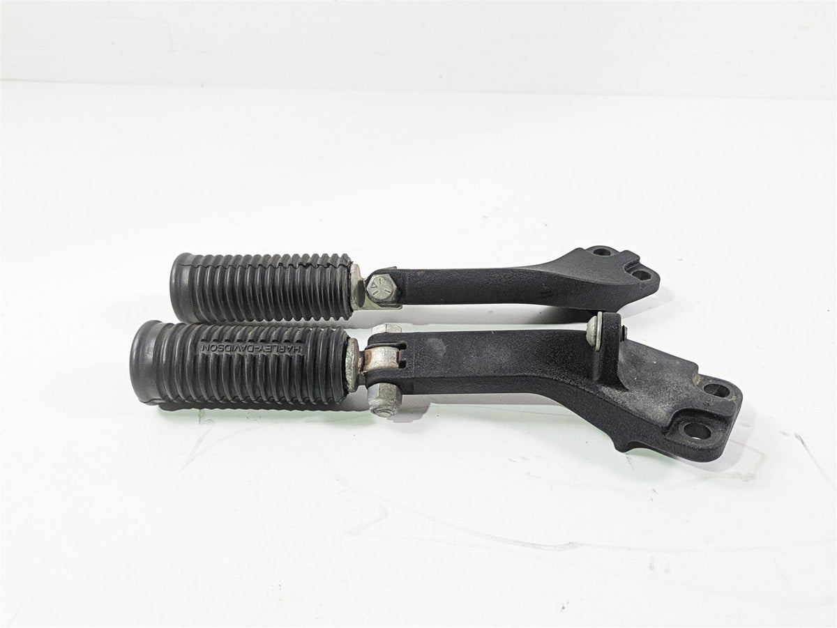 2010 Harley Dyna FXDB Street Bob Rear Passenger Footpeg Set 49224-06A 49230-06 {{ shop.shopifyCountryName }} - Mototech271