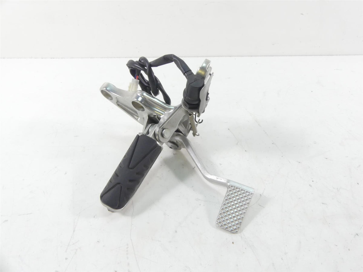 2013 Yamaha VMX17 V-Max 1700 Right Foot Peg + Brake Pedal Set 2S3-27443-00-00 {{ shop.shopifyCountryName }} - Mototech271