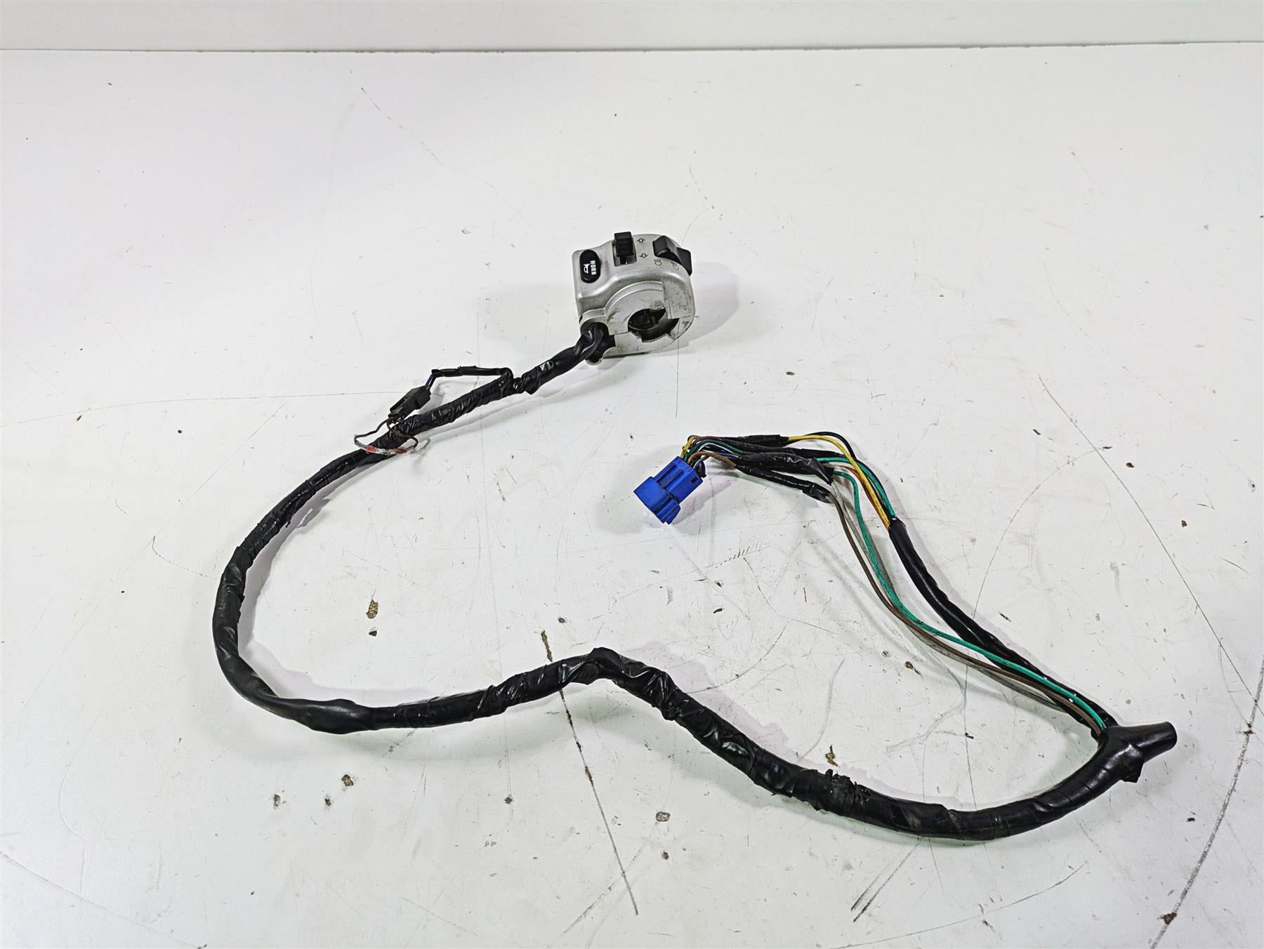 2004 Victory Kingpin Left Hand Turn Signal Control Switch - For Parts 4010775 {{ shop.shopifyCountryName }} - Mototech271