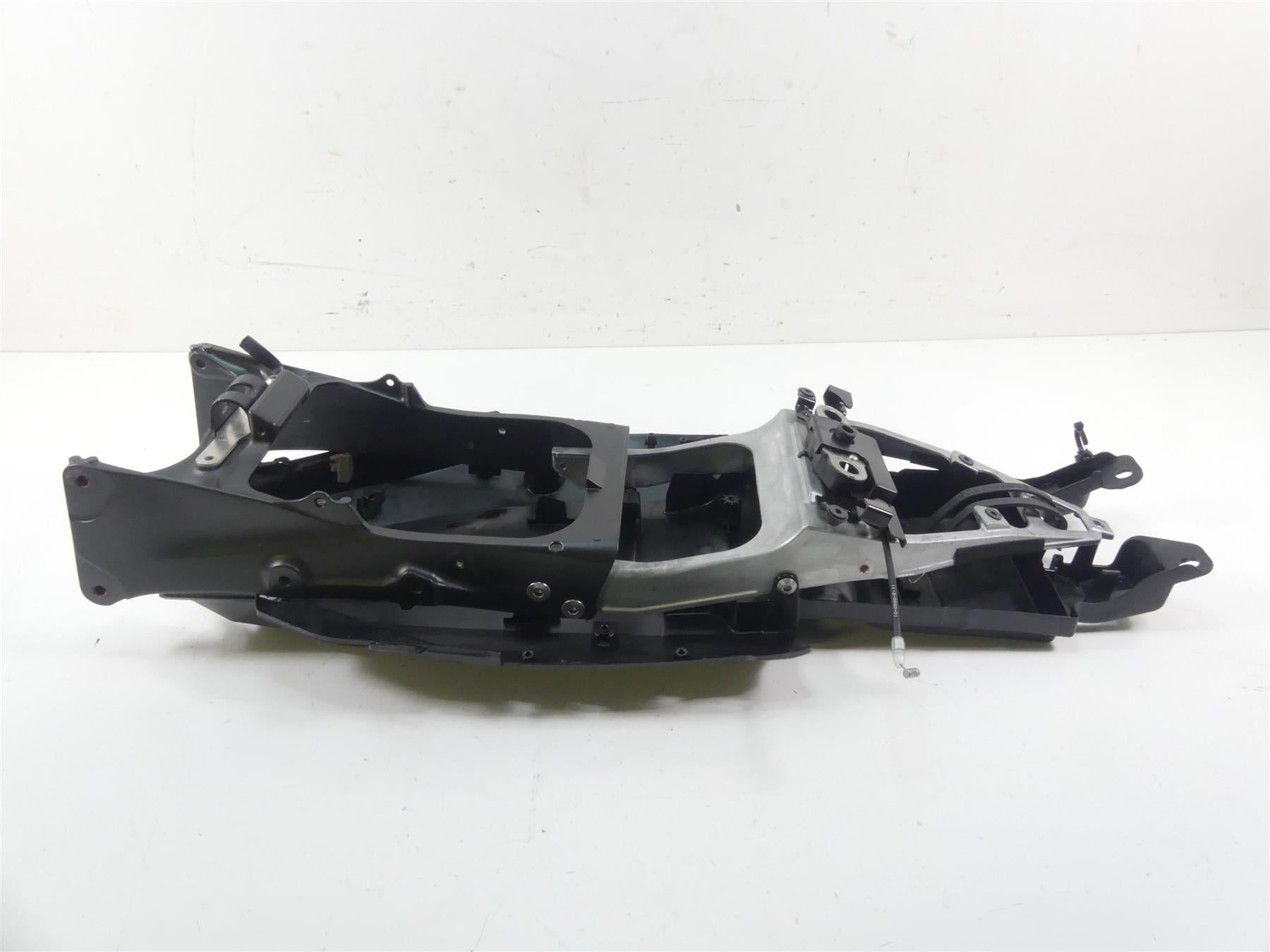2013 Kawasaki ZX636 ZX6R Ninja Subframe Sub Frame + Inner Fender 32160-0398 {{ shop.shopifyCountryName }} - Mototech271