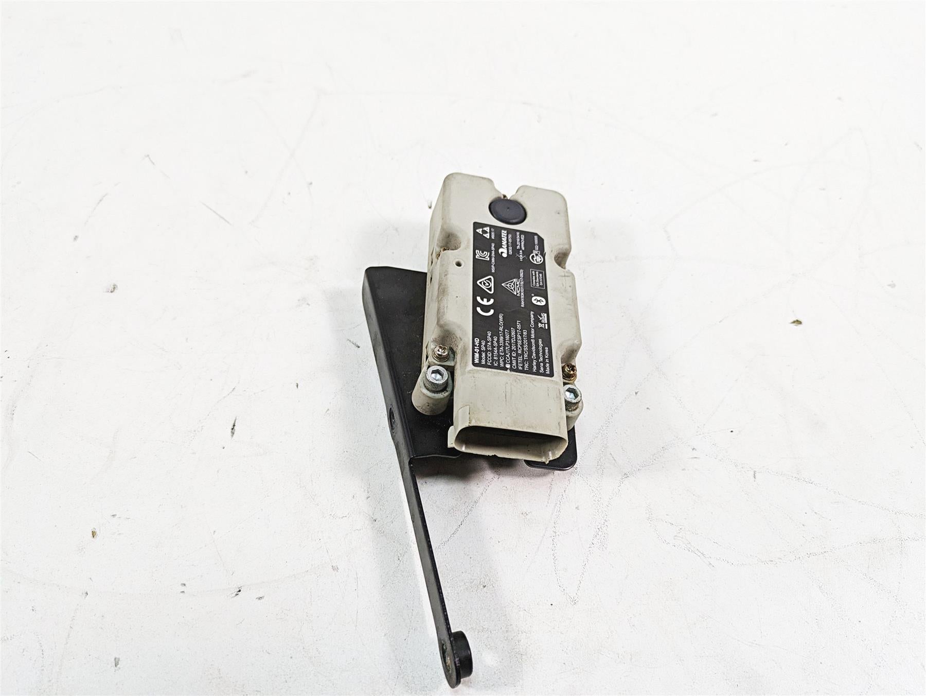 2018 Harley Touring FLHXSE CVO Street Glide Wireless Interface Module 76000771 {{ shop.shopifyCountryName }} - Mototech271