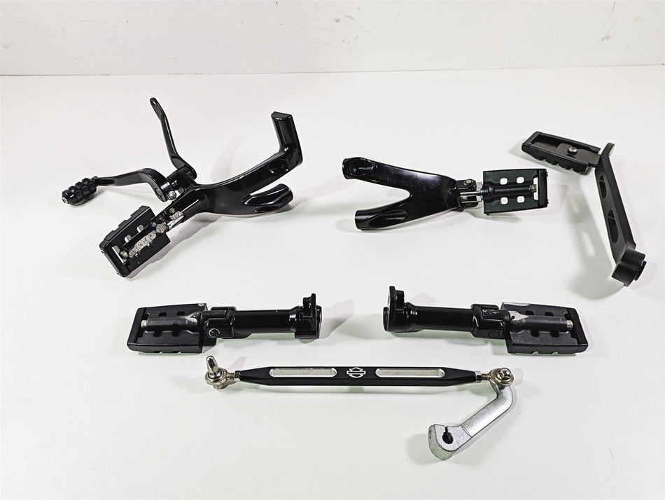 2019 Harley Softail FXDR 114 Footpeg Shifter Brake Pedal Set 33600134 50500746 {{ shop.shopifyCountryName }} - Mototech271