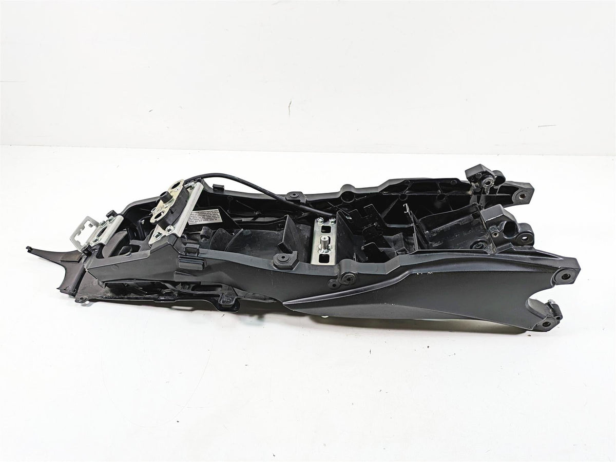 2022 Suzuki GSXR 750 Subframe Inner Fender Set 41211-14J00-YUG 41221-14J00-YUG {{ shop.shopifyCountryName }} - Mototech271