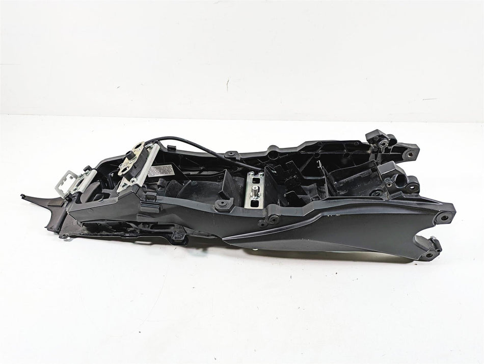 2022 Suzuki GSXR 750 Subframe Inner Fender Set 41211-14J00-YUG 41221-14J00-YUG {{ shop.shopifyCountryName }} - Mototech271