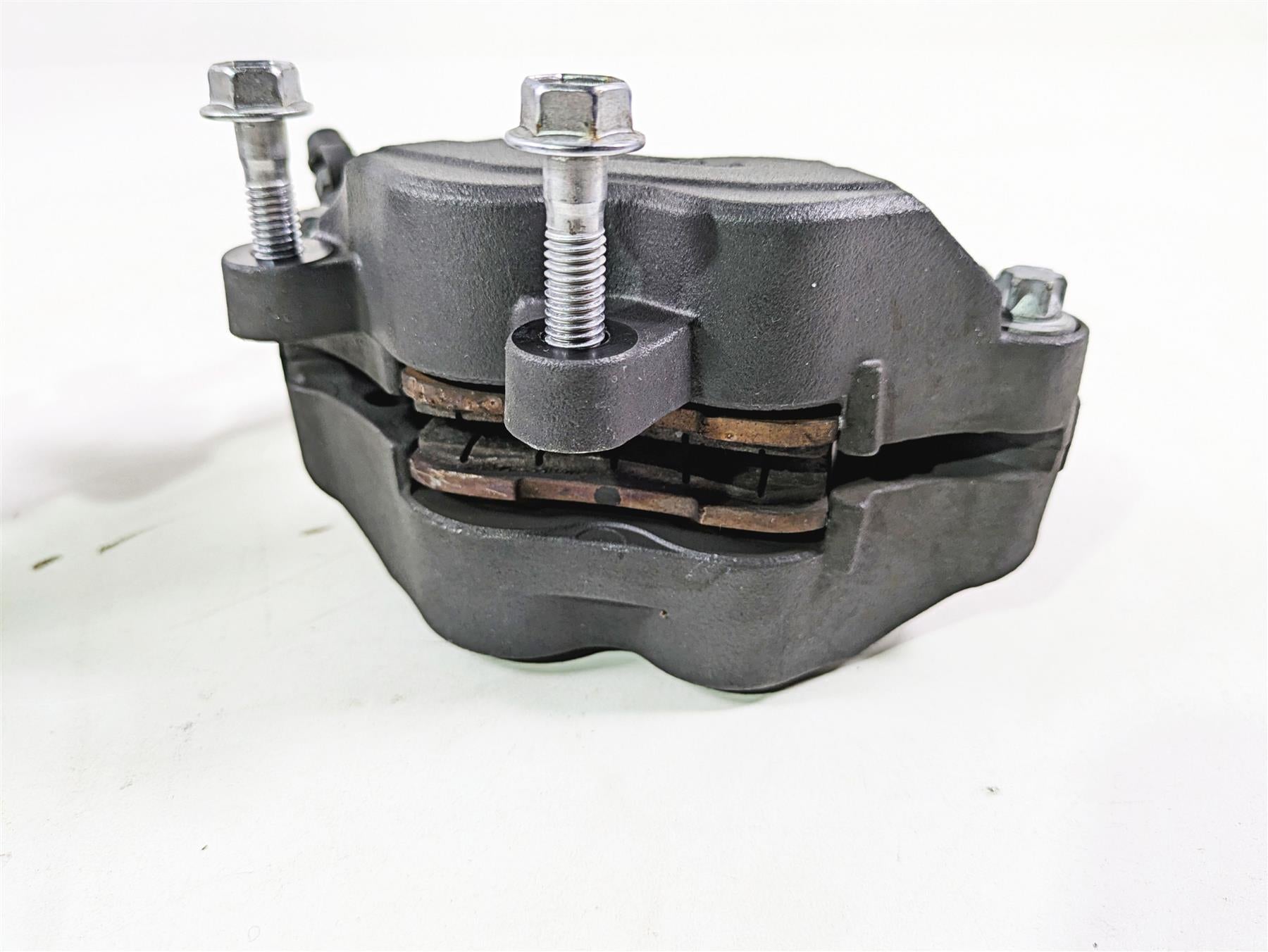 2021 Kawasaki Z900 ZR900 Nissin Front Brake Caliper Set 43080-0130 43080-0131 {{ shop.shopifyCountryName }} - Mototech271