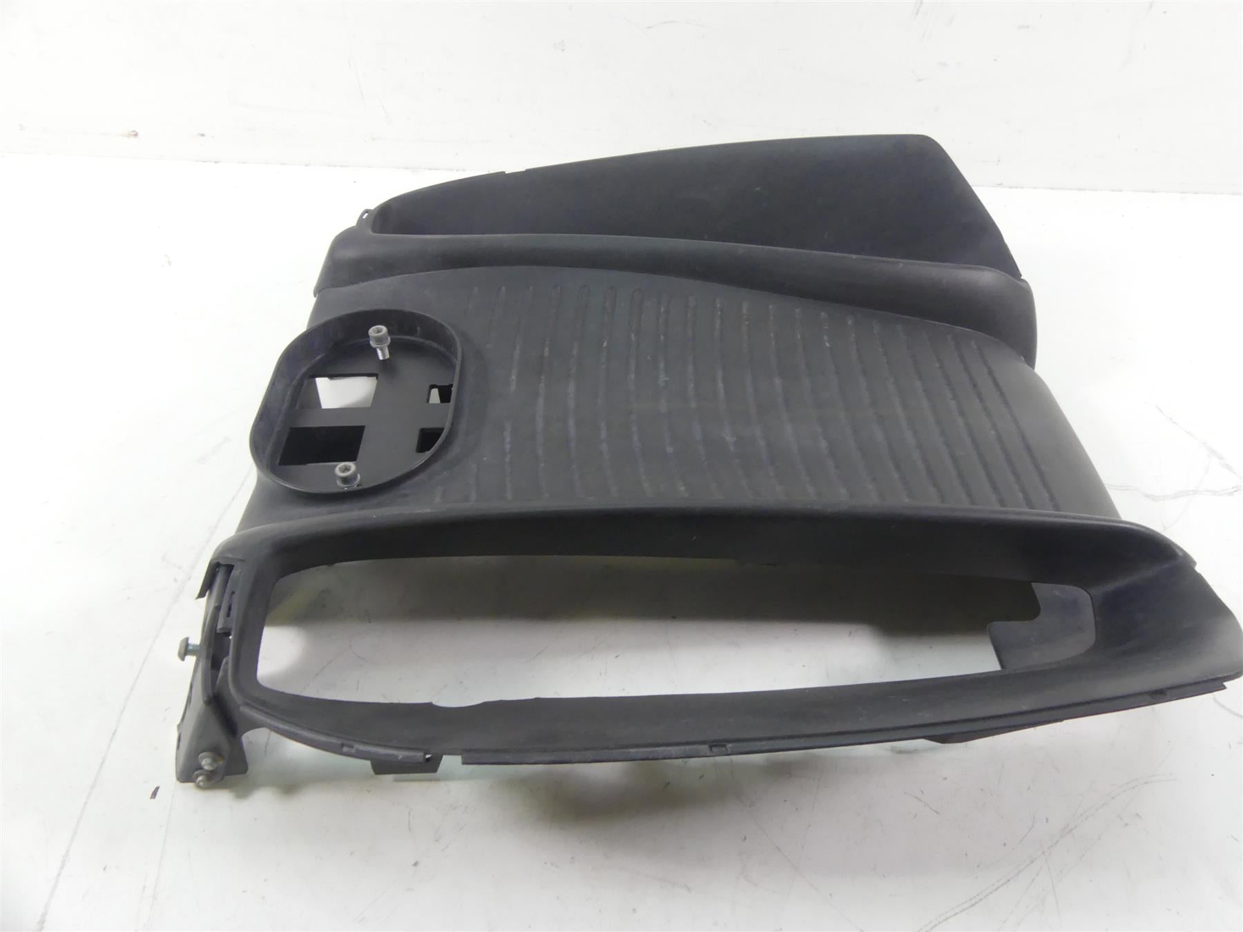 2013 Harley VRSCF Muscle V-Rod Center Radiator Cooler Cover Fairing 26813-08A {{ shop.shopifyCountryName }} - Mototech271