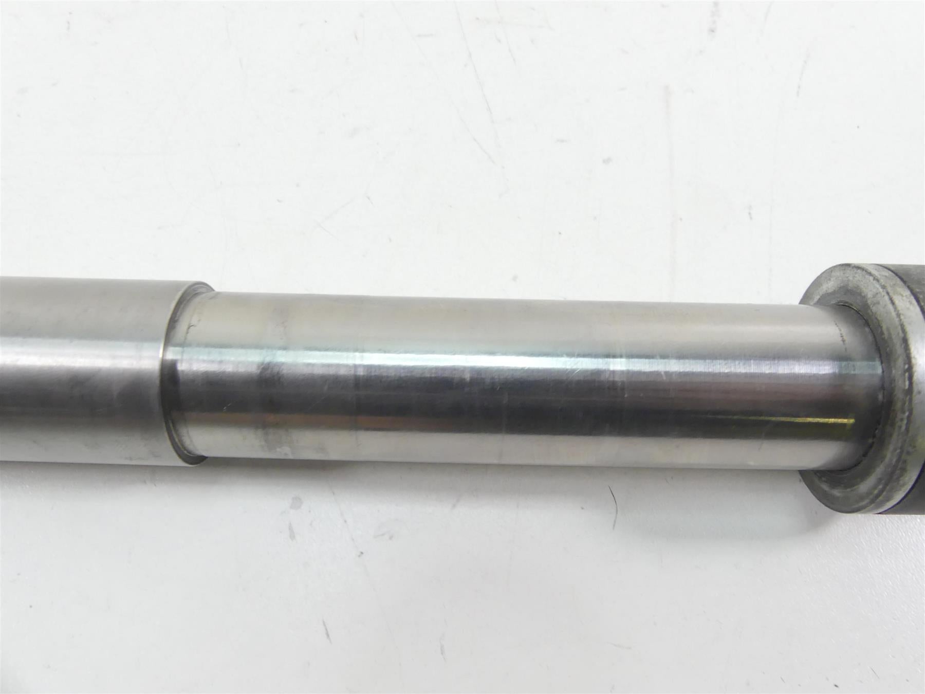 2005 Harley Dyna FXDLI Low Rider Front Axle Wheel Spindle 1" 43758-04 {{ shop.shopifyCountryName }} - Mototech271