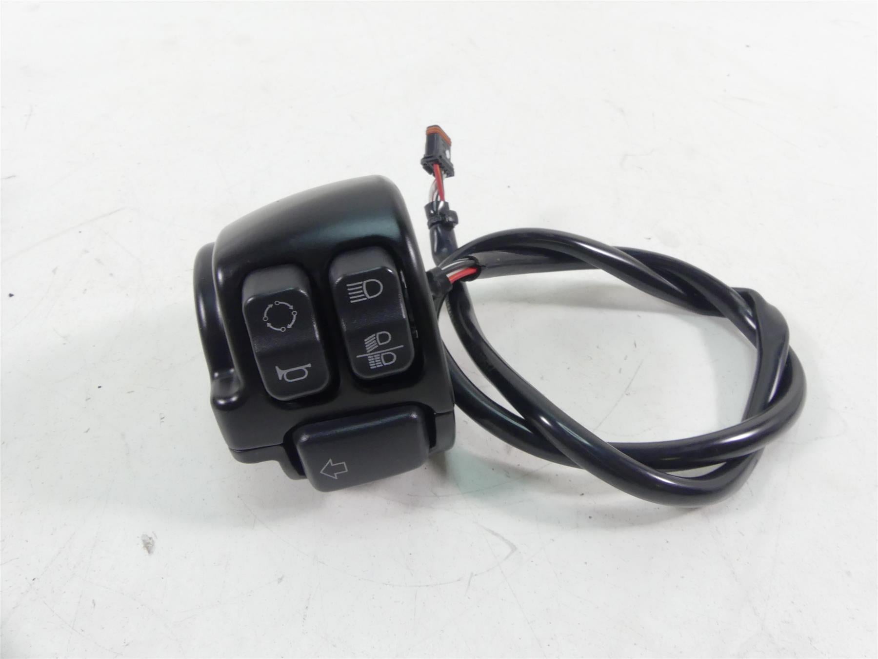 2019 Harley Softail FXBB Street Bob Left Hand Light Control Switch 71500292 {{ shop.shopifyCountryName }} - Mototech271