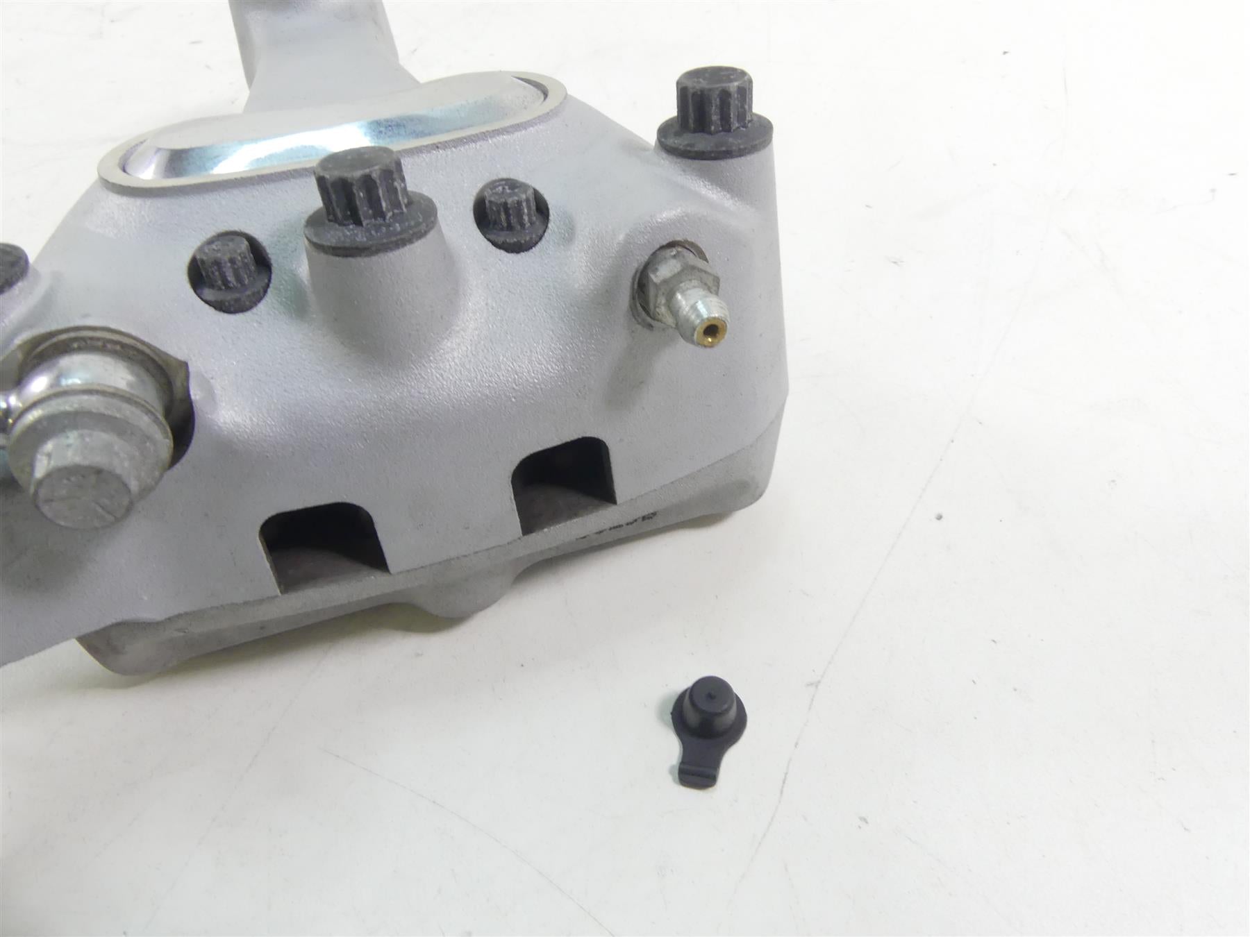 2000 Harley Dyna FXR4 CVO Super Glide Rear Brake Caliper & Line Set 44380-99 {{ shop.shopifyCountryName }} - Mototech271