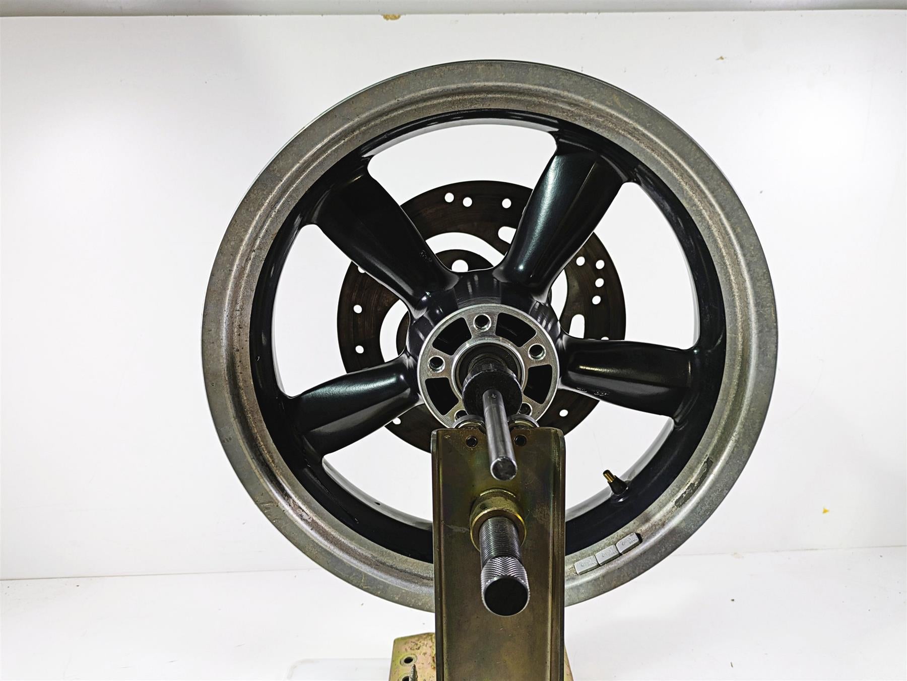 2012 Harley FLD Dyna Switchback Rear Wheel Rim 17x4.5 Straight 41929-12A {{ shop.shopifyCountryName }} - Mototech271