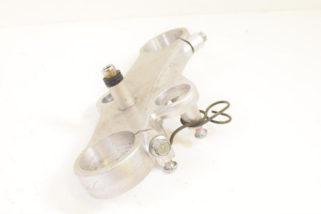 2000 Suzuki TL1000R TL1000 Upper Triple Tree Steering Clamp 51311-02FA0 {{ shop.shopifyCountryName }} - Mototech271