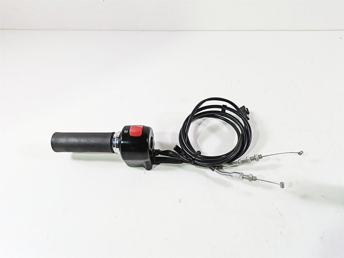 2016 Suzuki M109R VZR1800 Boulevard Right Hand Control Switch 37200-06J00 {{ shop.shopifyCountryName }} - Mototech271