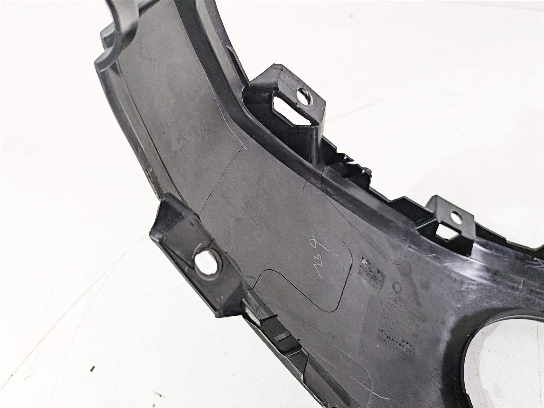 2023 BMW G310R K03 Center Top Tank Cover Fairing 46638556775 {{ shop.shopifyCountryName }} - Mototech271