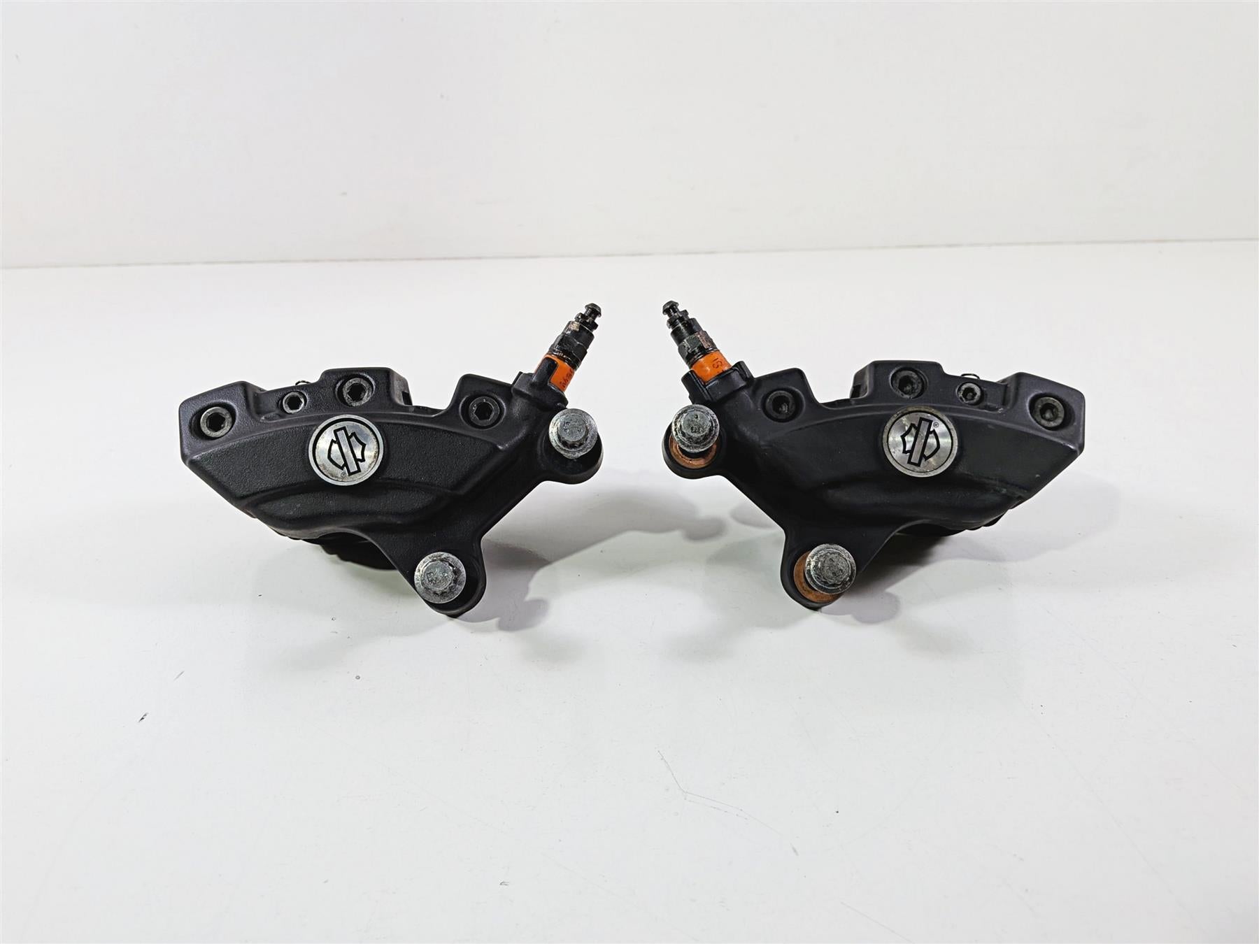 2017 Harley Touring FLHXS Street Glide Front Brake Caliper Set 43027-08 44023-08 {{ shop.shopifyCountryName }} - Mototech271