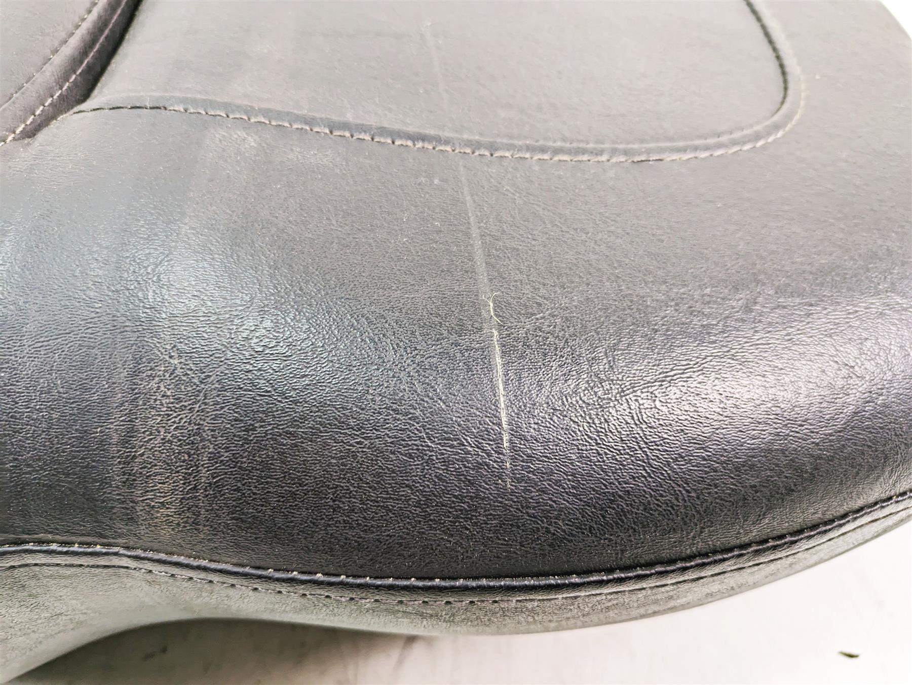 2009 Harley Touring FLHTCU Electra Glide Rider Driver Seat Saddle 52164-09B {{ shop.shopifyCountryName }} - Mototech271