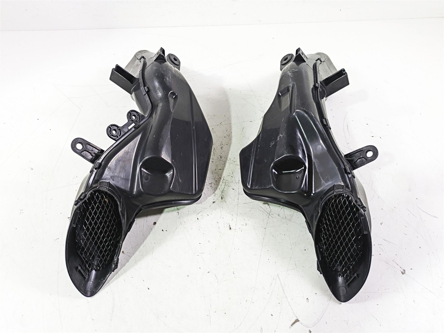 2018 Suzuki GSX1300 R Hayabusa Air Intake Duct Set 94420-15H01 94430-15H01 {{ shop.shopifyCountryName }} - Mototech271
