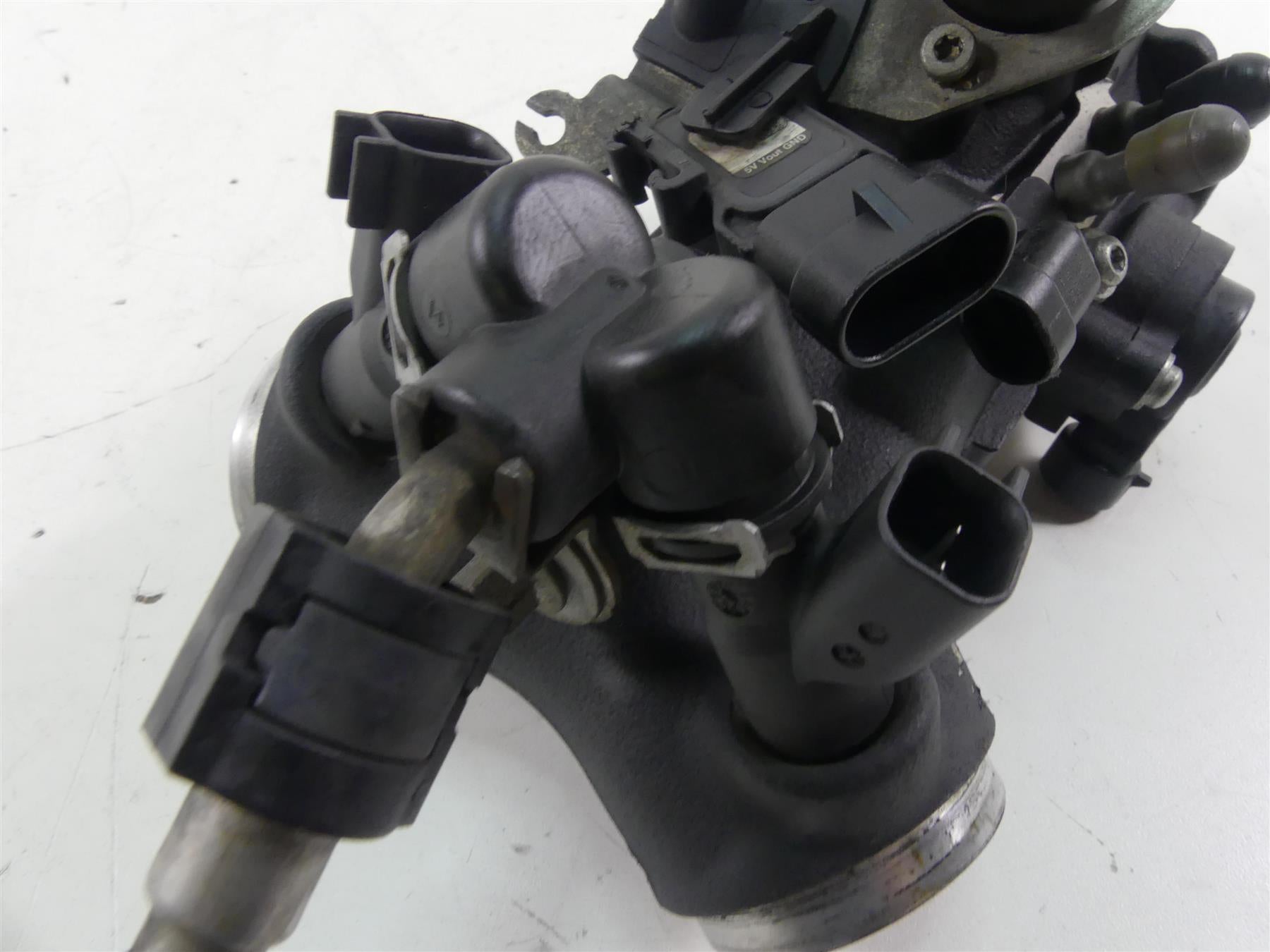 2015 Harley FXDL Dyna Low Rider Throttle Body Fuel Injectors -Read 27708-10A {{ shop.shopifyCountryName }} - Mototech271