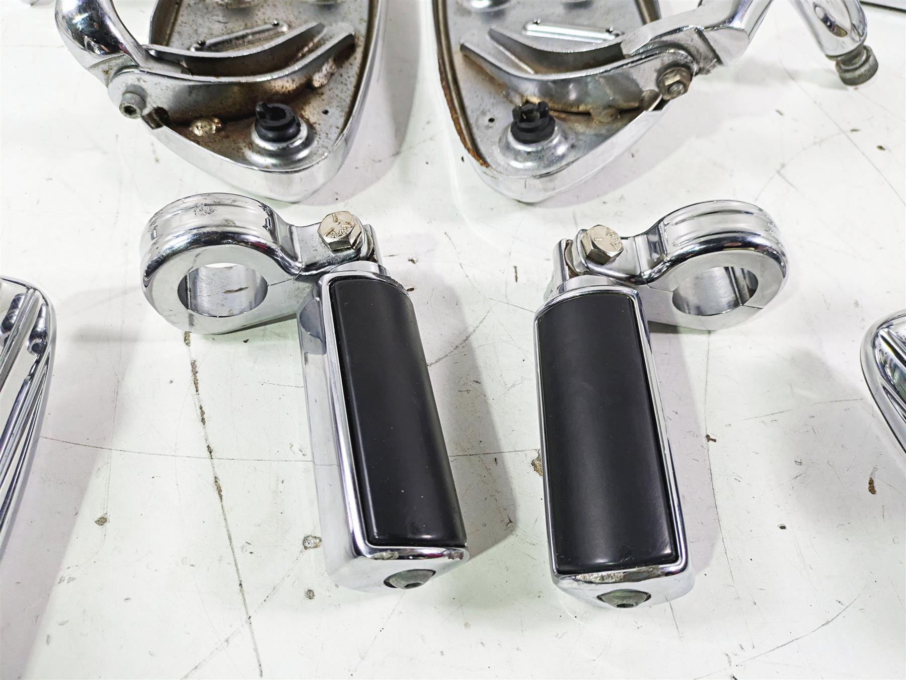 2007 Harley Touring FLHTCU SE CVO E-Glide Full Chrome Floor Board Set 50688-04 {{ shop.shopifyCountryName }} - Mototech271