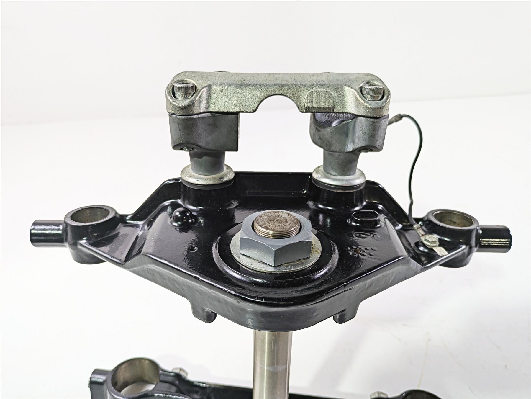 2010 Harley Touring FLHX Street Glide Upper Lower Triple Tree Set 45446-09 {{ shop.shopifyCountryName }} - Mototech271