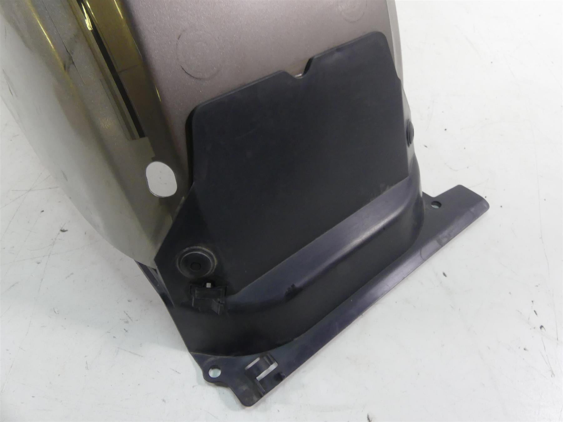 2002 Yamaha XVS1100 V-Star Rear Fender Tire Hugger - Read 5KS-Y2161-00-00 {{ shop.shopifyCountryName }} - Mototech271