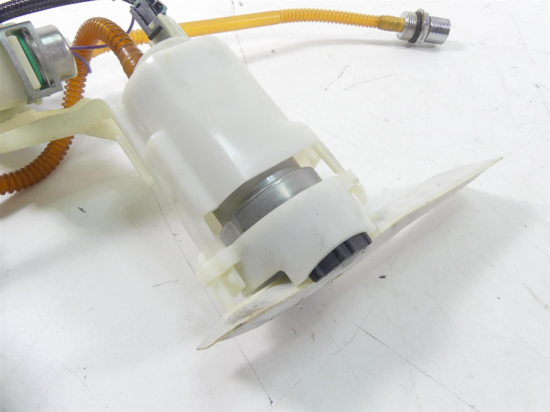 2015 Harley FXDL Dyna Low Rider Fuel Gas Petrol Pump & Sending Unit 75246-04A {{ shop.shopifyCountryName }} - Mototech271