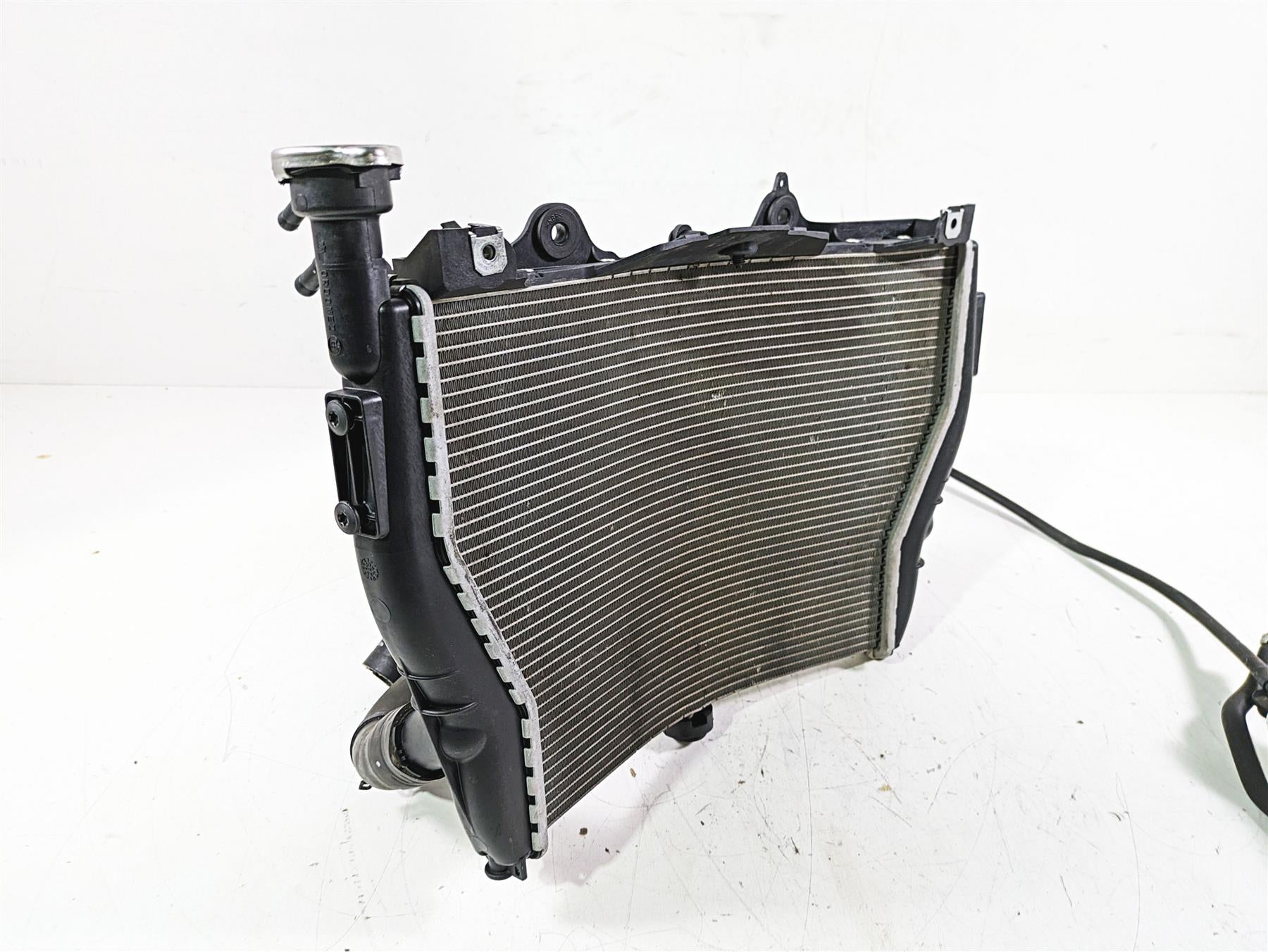 2017 BMW S1000R K47 Radiator Fan Hoses Reservoir - No Leaks 17118551544 {{ shop.shopifyCountryName }} - Mototech271