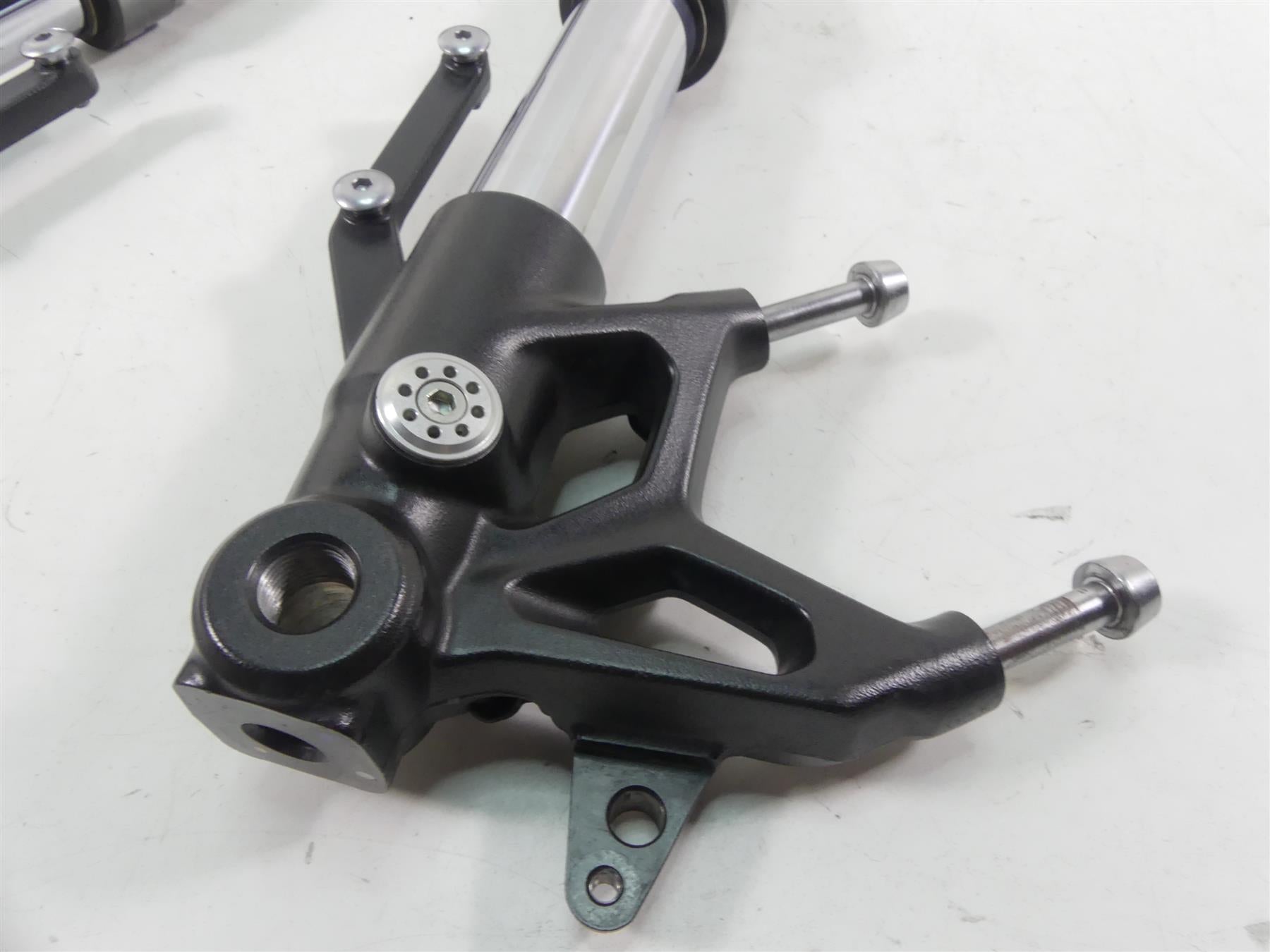 2018 Triumph Street Triple 765RS Front Straight Showa Forks T2041654 T2041653 {{ shop.shopifyCountryName }} - Mototech271