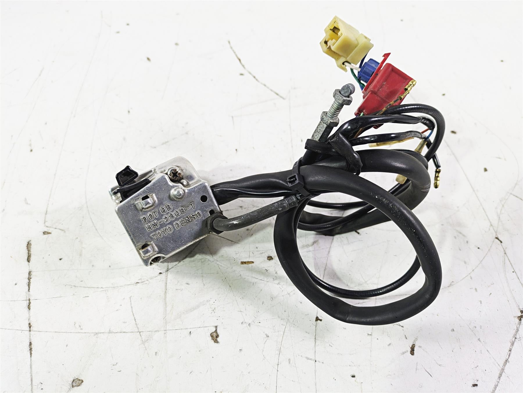 2002 Honda GL1500 CD Valkyrie Deluxe Left Hand Control Switch 35020-MZ0-670 {{ shop.shopifyCountryName }} - Mototech271