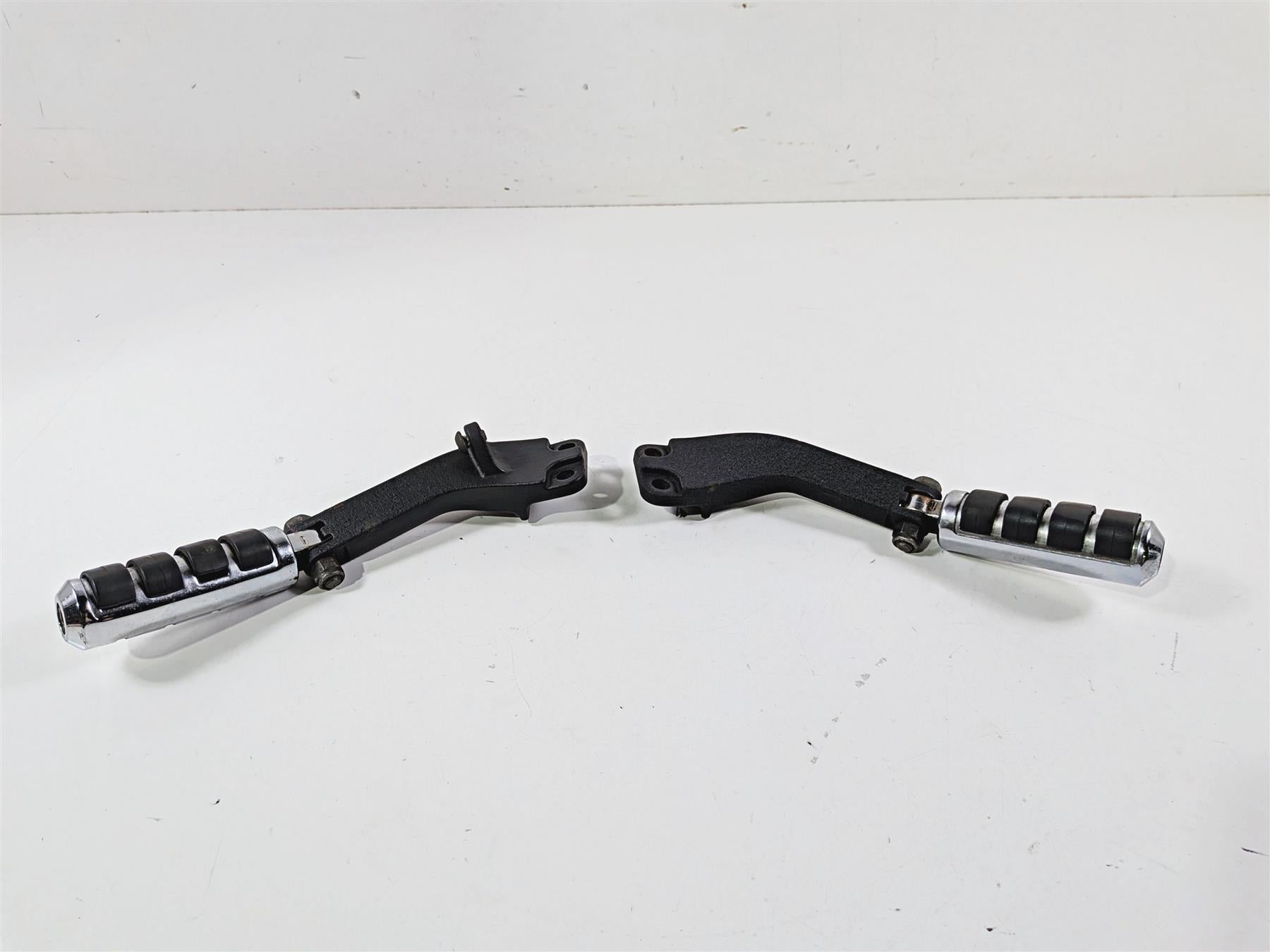 2007 Harley Dyna FXDB Street Bob Rear Passenger Footpeg Footrest Set {{ shop.shopifyCountryName }} - Mototech271