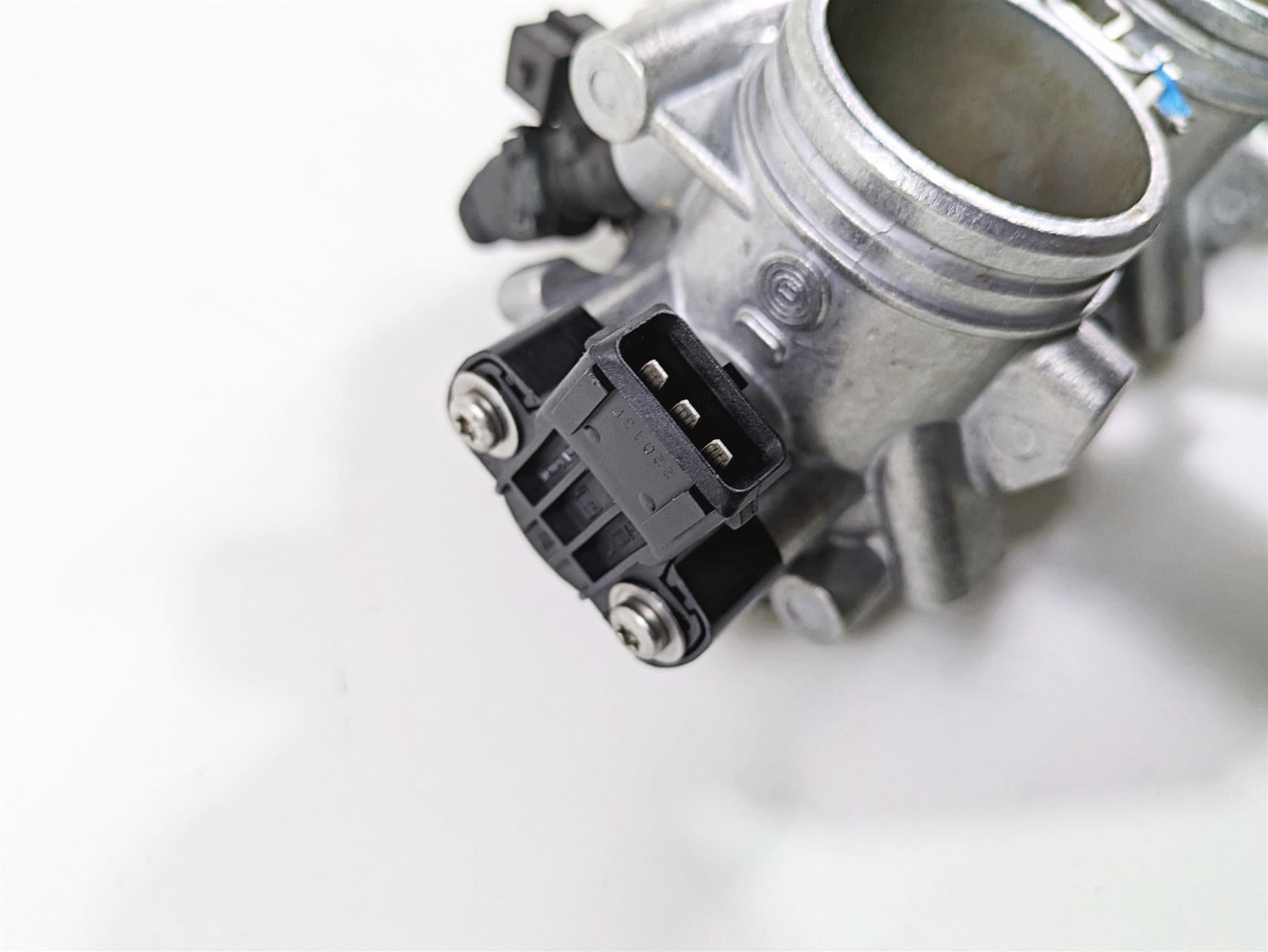 2014 BMW K1300S K40 Throttle Body Bodies Fuel Injectors Set 13547712156 {{ shop.shopifyCountryName }} - Mototech271