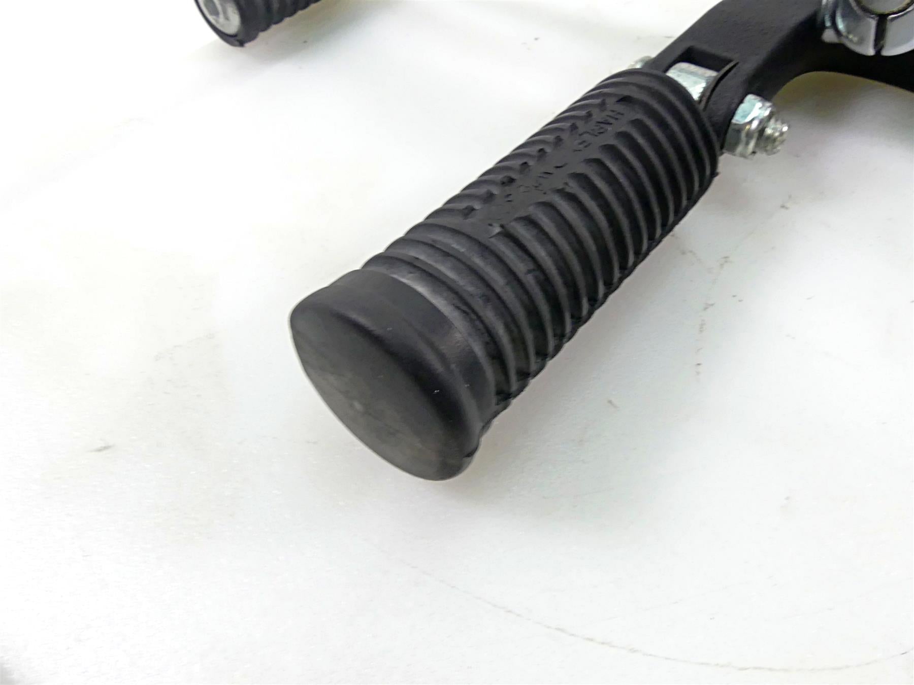 2010 Harley FXDF Dyna Fat Bob Front Left Oem Forward Footpeg & Shifter 33693-03 {{ shop.shopifyCountryName }} - Mototech271