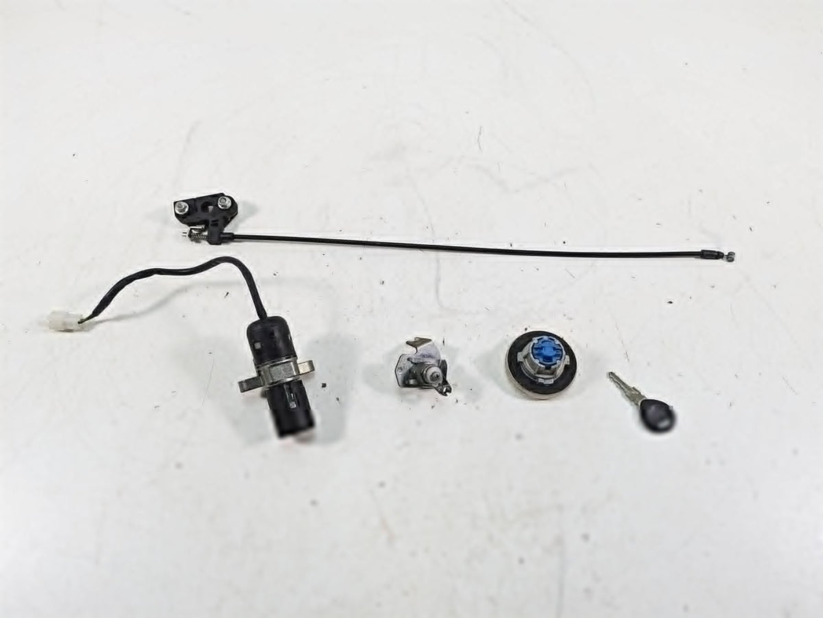 2013 Moto Guzzi V7 750 Stone Ignition Switch Key Lock Set GU32782510 883477 {{ shop.shopifyCountryName }} - Mototech271