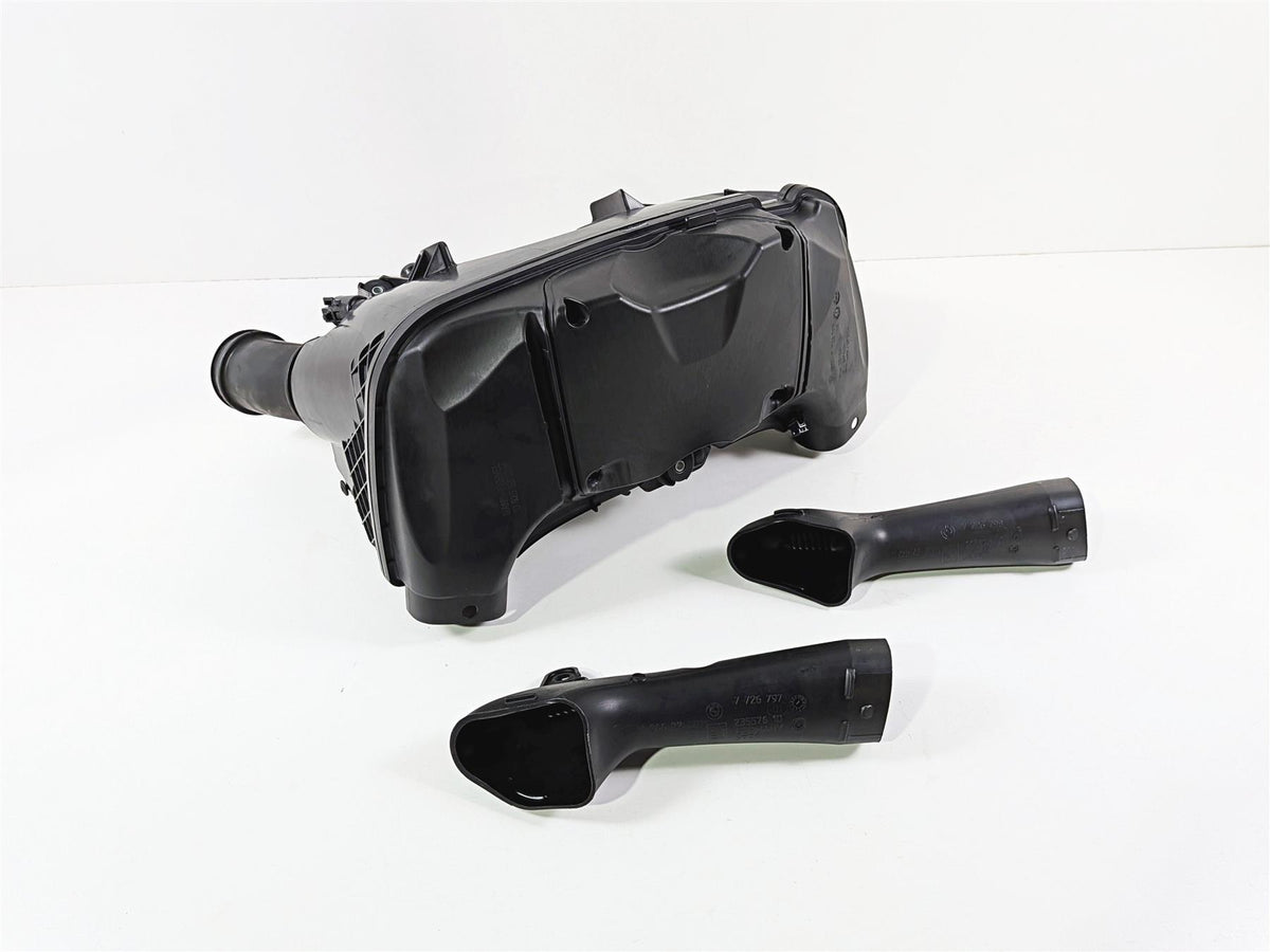 2023 BMW R1250RT RTP K52 Air Cleaner Breather Filter & Tubes 13718567190 {{ shop.shopifyCountryName }} - Mototech271
