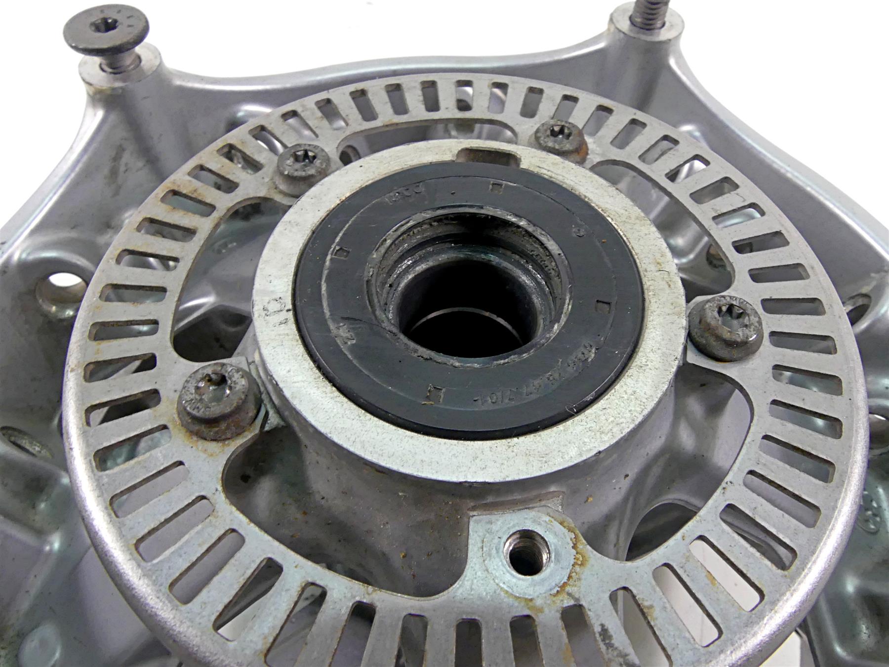 2015 BMW R1200GS GSW K50 19x3 Front Spoke Wheel Hub 36318526657 {{ shop.shopifyCountryName }} - Mototech271