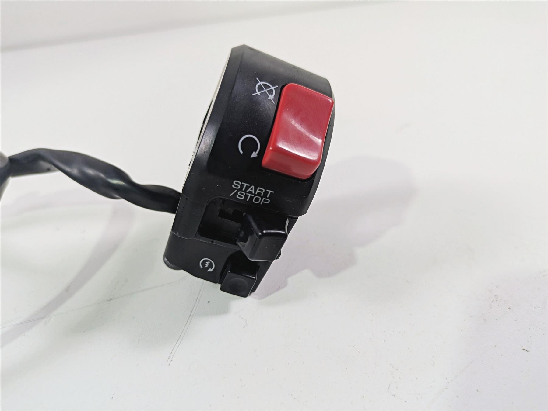 2016 Kawasaki ZX10R Ninja Right Hand Start Control Switch 46091-0322 46091-0422 {{ shop.shopifyCountryName }} - Mototech271