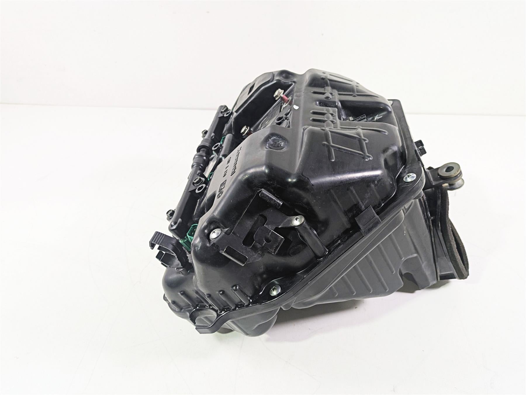 2016 Kawasaki ZX10R Ninja Air Box Cleaner Breather Injectors Set 11010-0844 {{ shop.shopifyCountryName }} - Mototech271