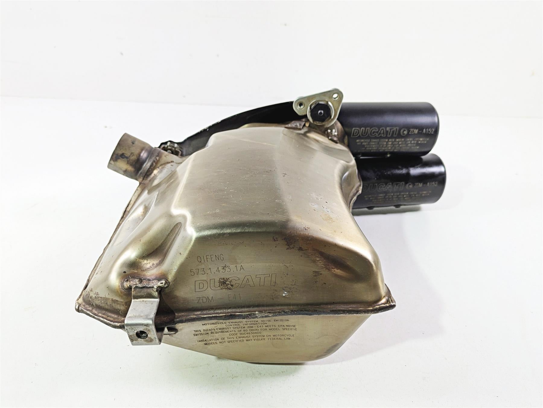 2018 Ducati Scrambler Desert Sled 800 Exhaust Center Muffler Silencer 57314331A {{ shop.shopifyCountryName }} - Mototech271
