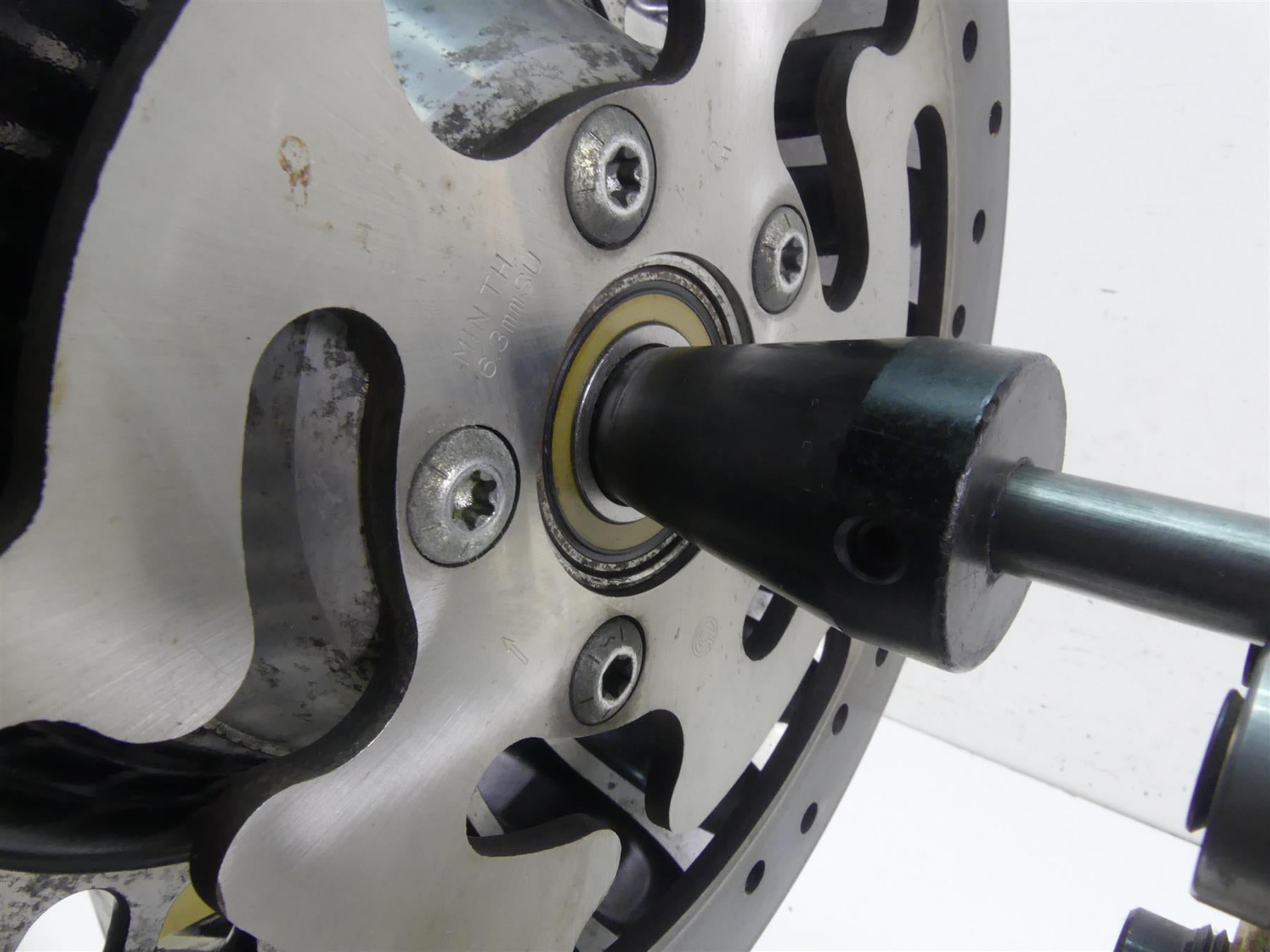 2011 Harley Touring FLTRU Road Glide 16x5 Straight Rear Wheel Rim 40900193 {{ shop.shopifyCountryName }} - Mototech271