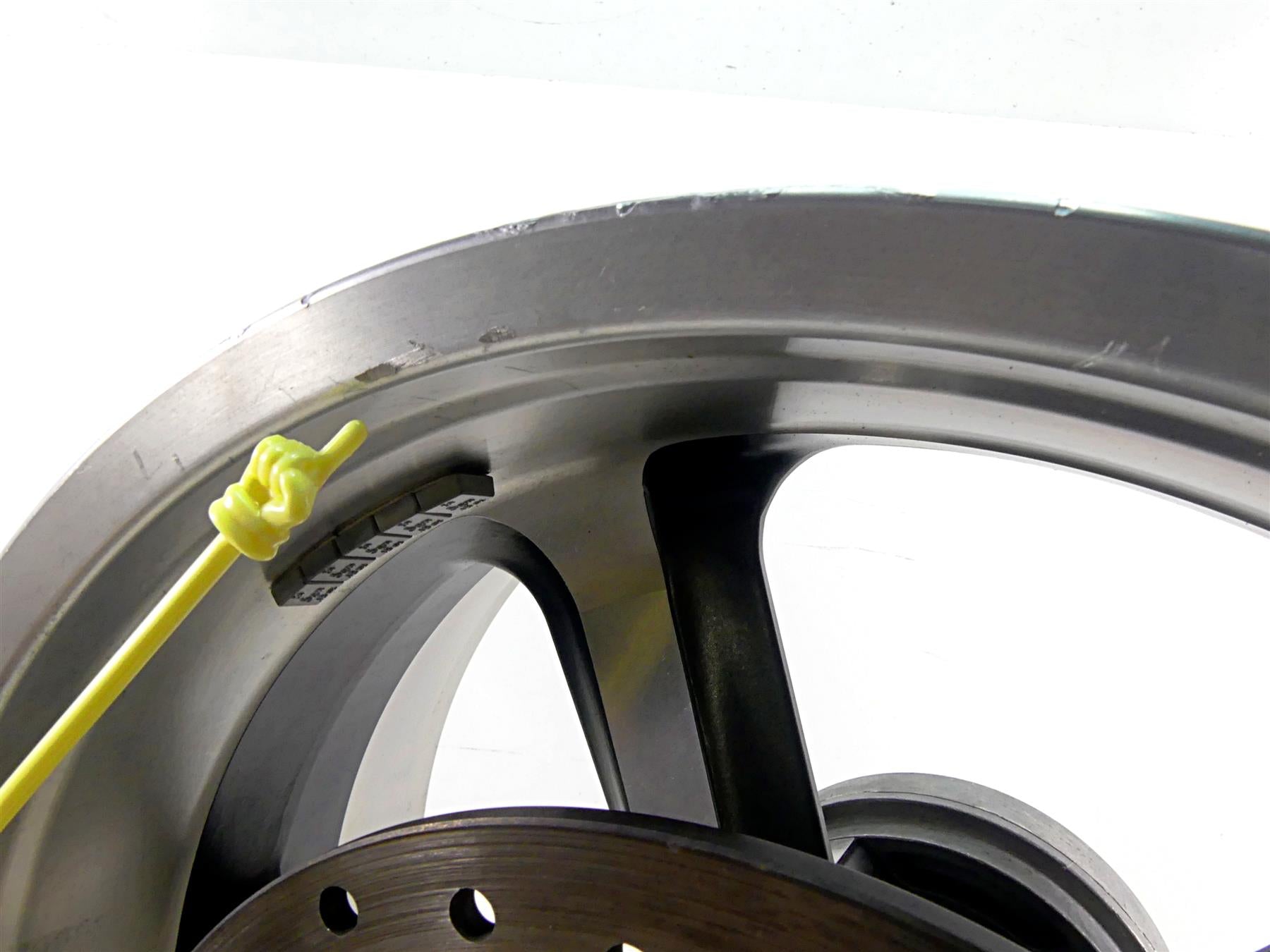 2015 Harley VRSCF Muscle V-Rod Straight Rear Wheel Rim 18x8 -Read 40900169 {{ shop.shopifyCountryName }} - Mototech271