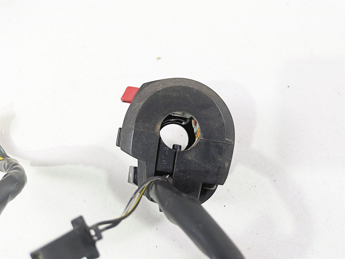 2006 Suzuki GSXR1000 K6 Left Hand Turn Signal Control Switch 37400-29G10 {{ shop.shopifyCountryName }} - Mototech271
