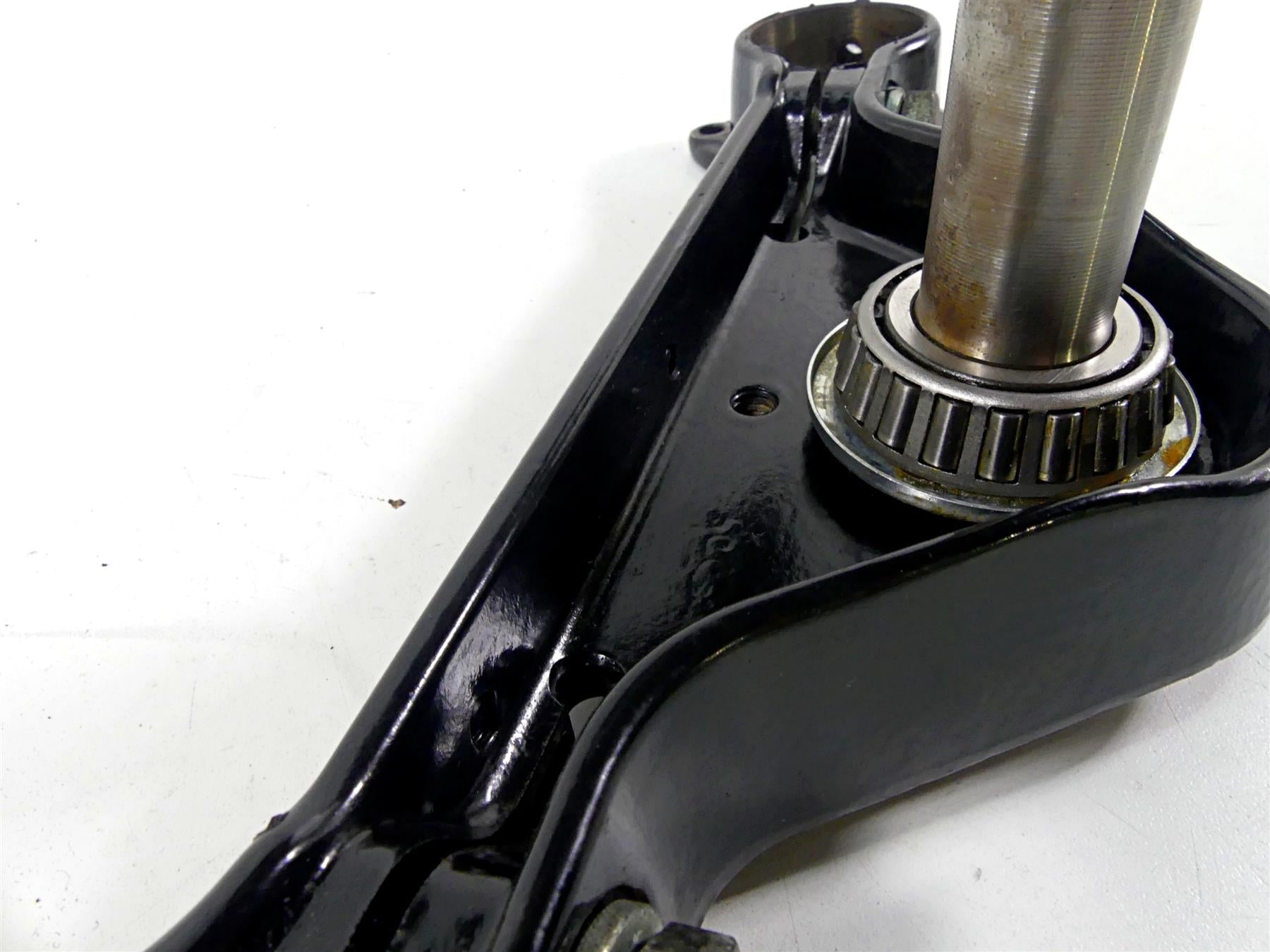 2004 Harley Touring FLHTCUI Electra Glide Upper Lower Triple Tree Set 45446-87A {{ shop.shopifyCountryName }} - Mototech271