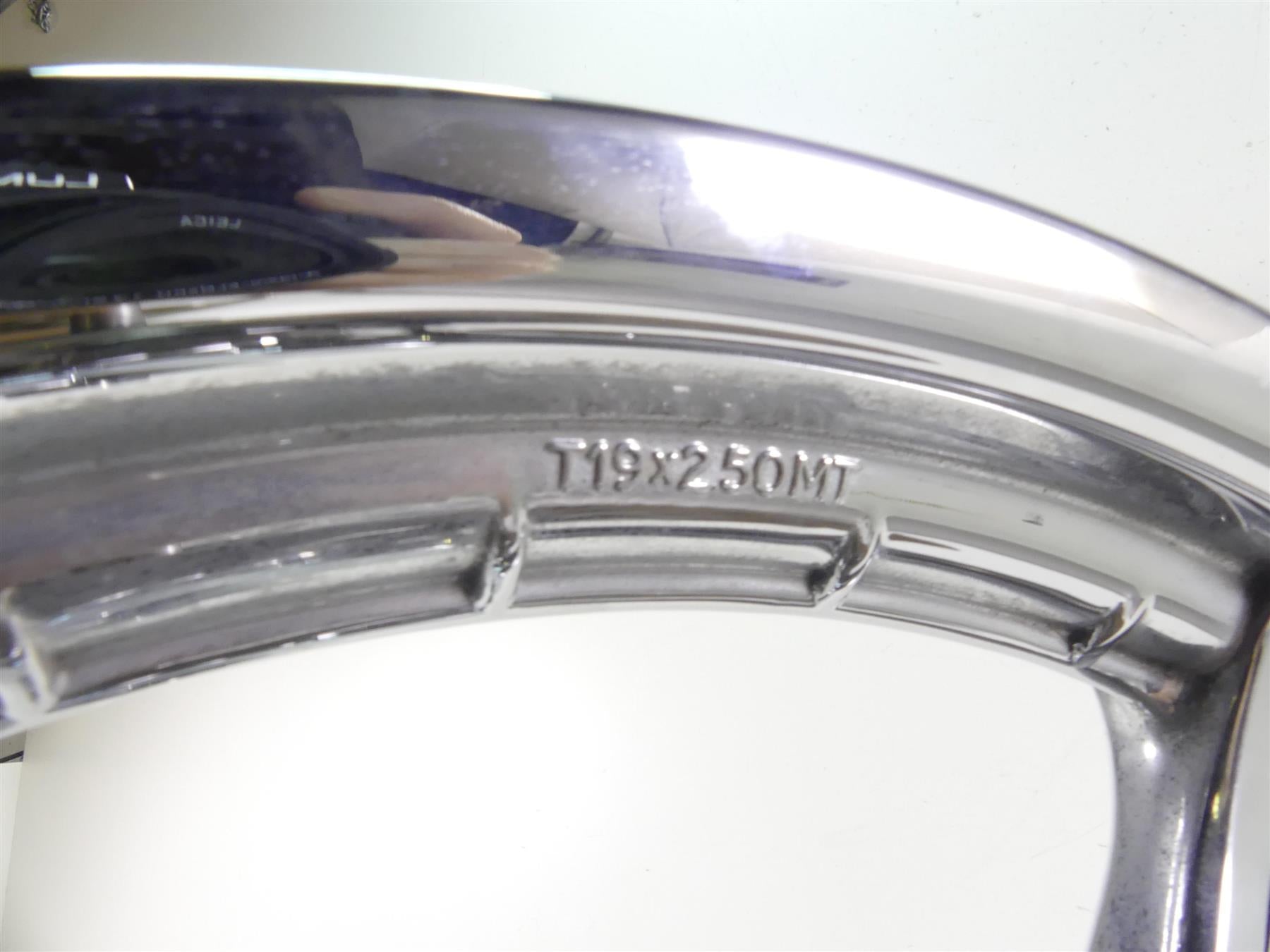 2009 Harley FXDL Dyna Low Rider Slotted 6 Spoke 19x2.5 Chrome Wheel - Read {{ shop.shopifyCountryName }} - Mototech271